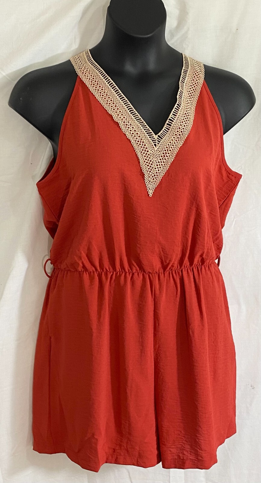 women’s Solersun rust colored short romper size X Large v-neck elastic waist