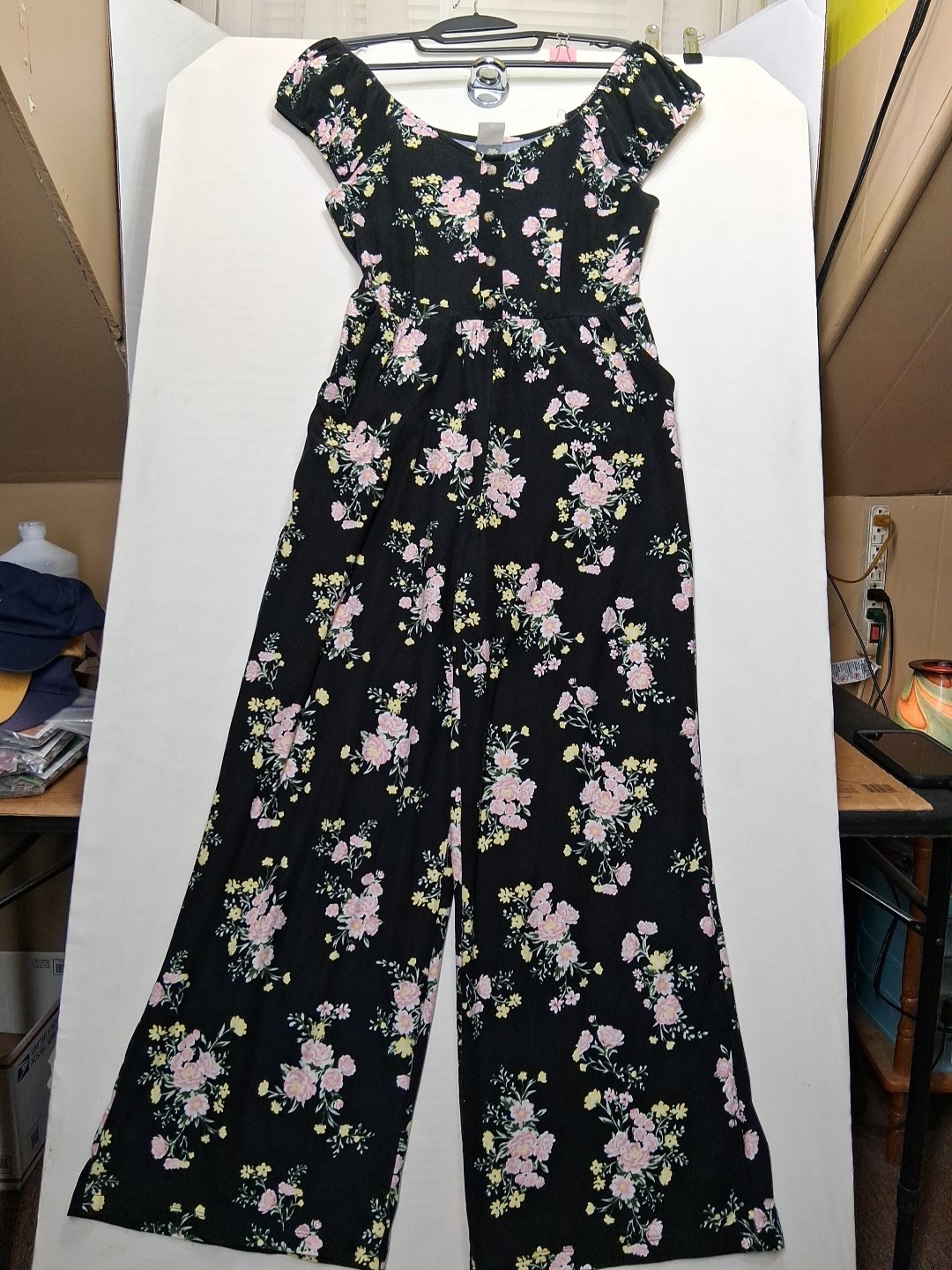 NO BOUNDARIES Floral Wide Leg Jumpsuit size M (7-9) Black w/Pink Boho Romper