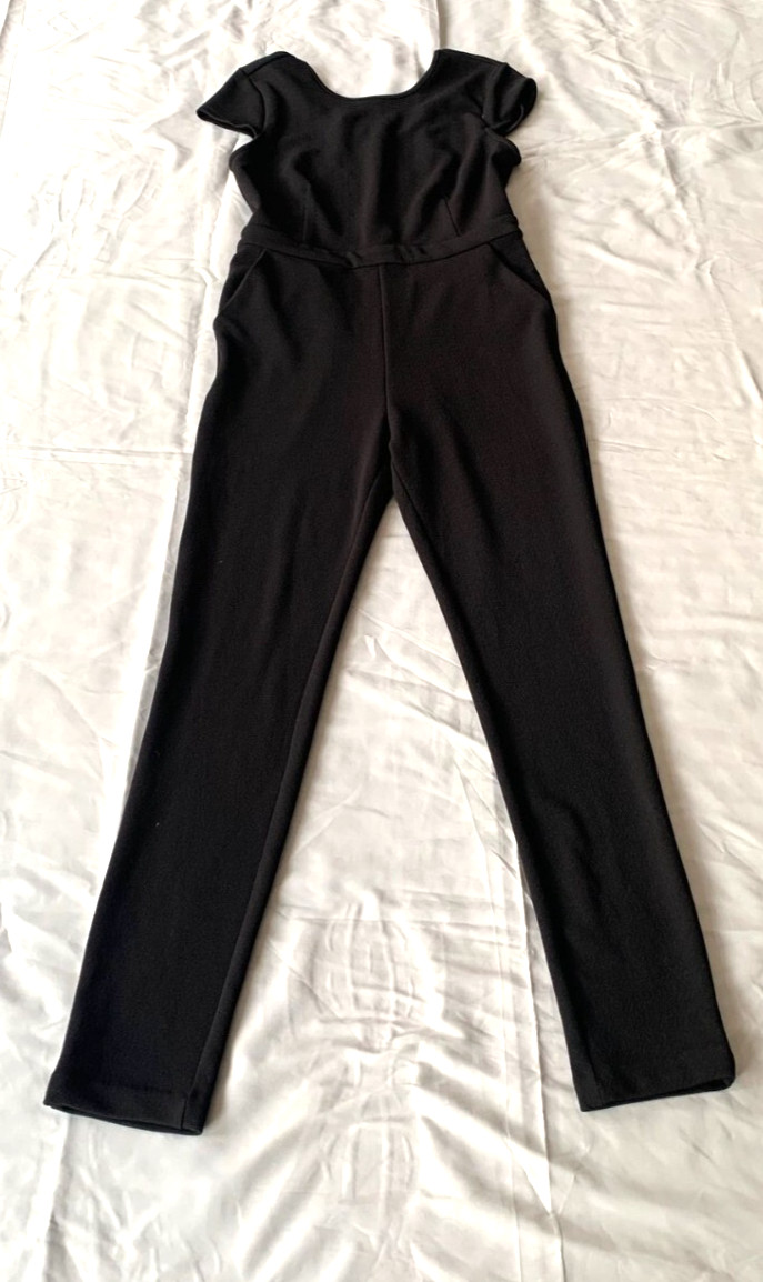 BEBE WOMEN’S JUMPSUIT BACK ZIP ROUND NECK BLACK SIZE 8 RN#86017 PRE-OWNED