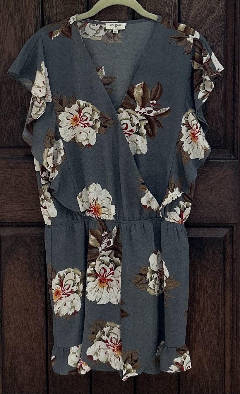 UMGEE Women’s Romper Short Sleeve Multicolor Floral Size Large V-Neck EUC