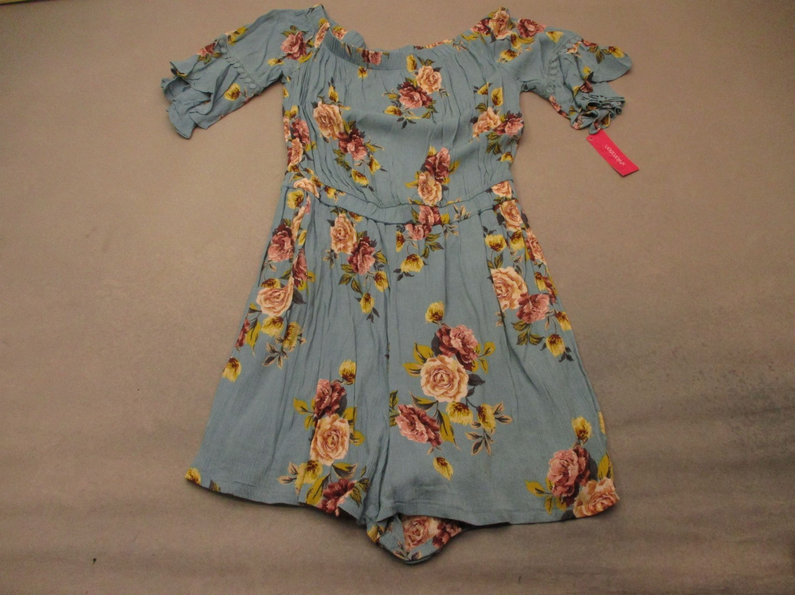 NWT Xhilaration Size M Womens Multicolor Floral One Piece Comfy Romper 588