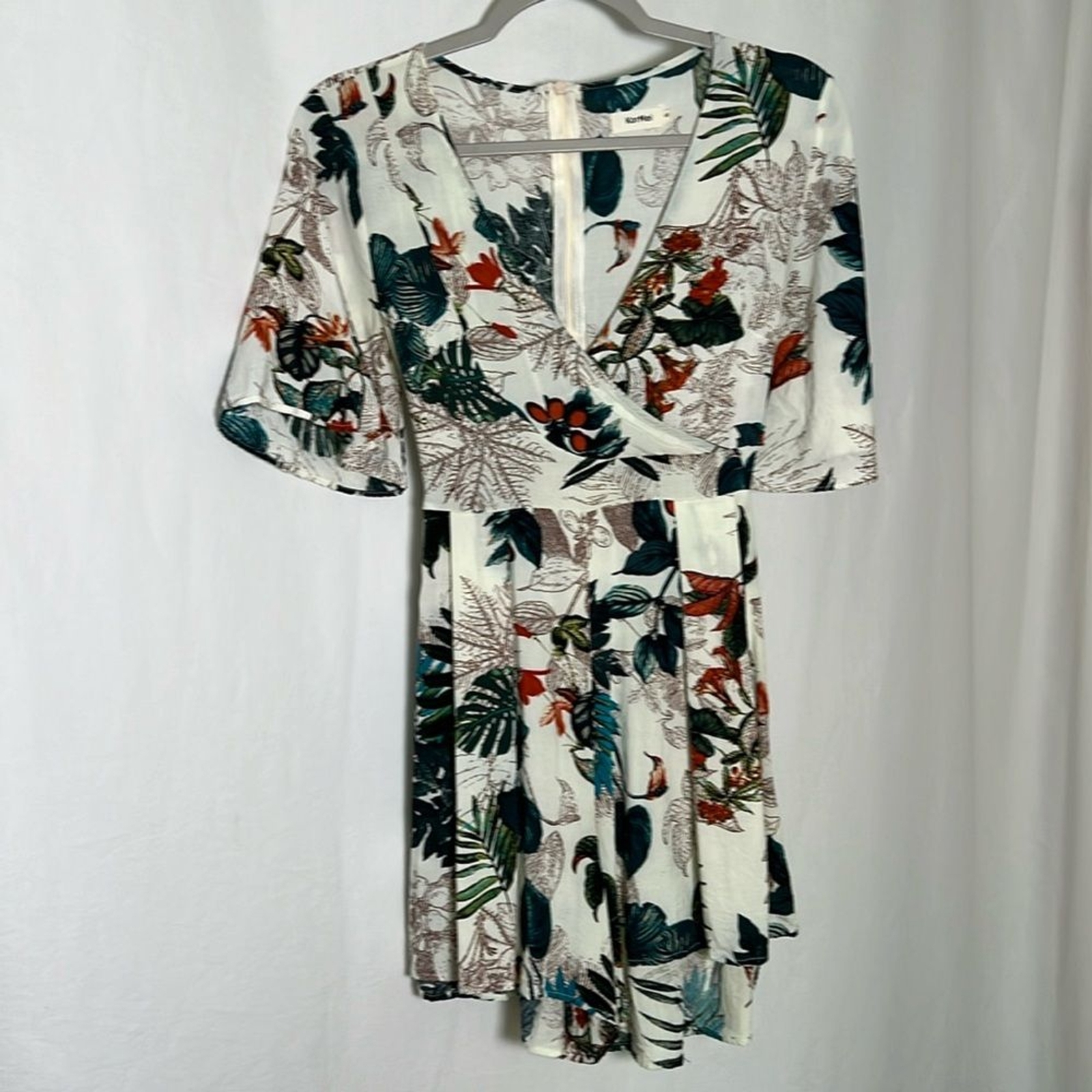 KorMei Size Small Romper Tropical Leaf Print Zip Back Tie Waist Off White Green