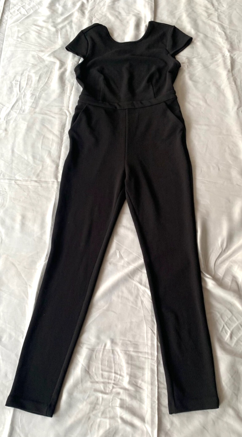 BEBE WOMEN’S JUMPSUIT BACK ZIP ROUND NECK BLACK SIZE 8 RN#86017 PRE-OWNED