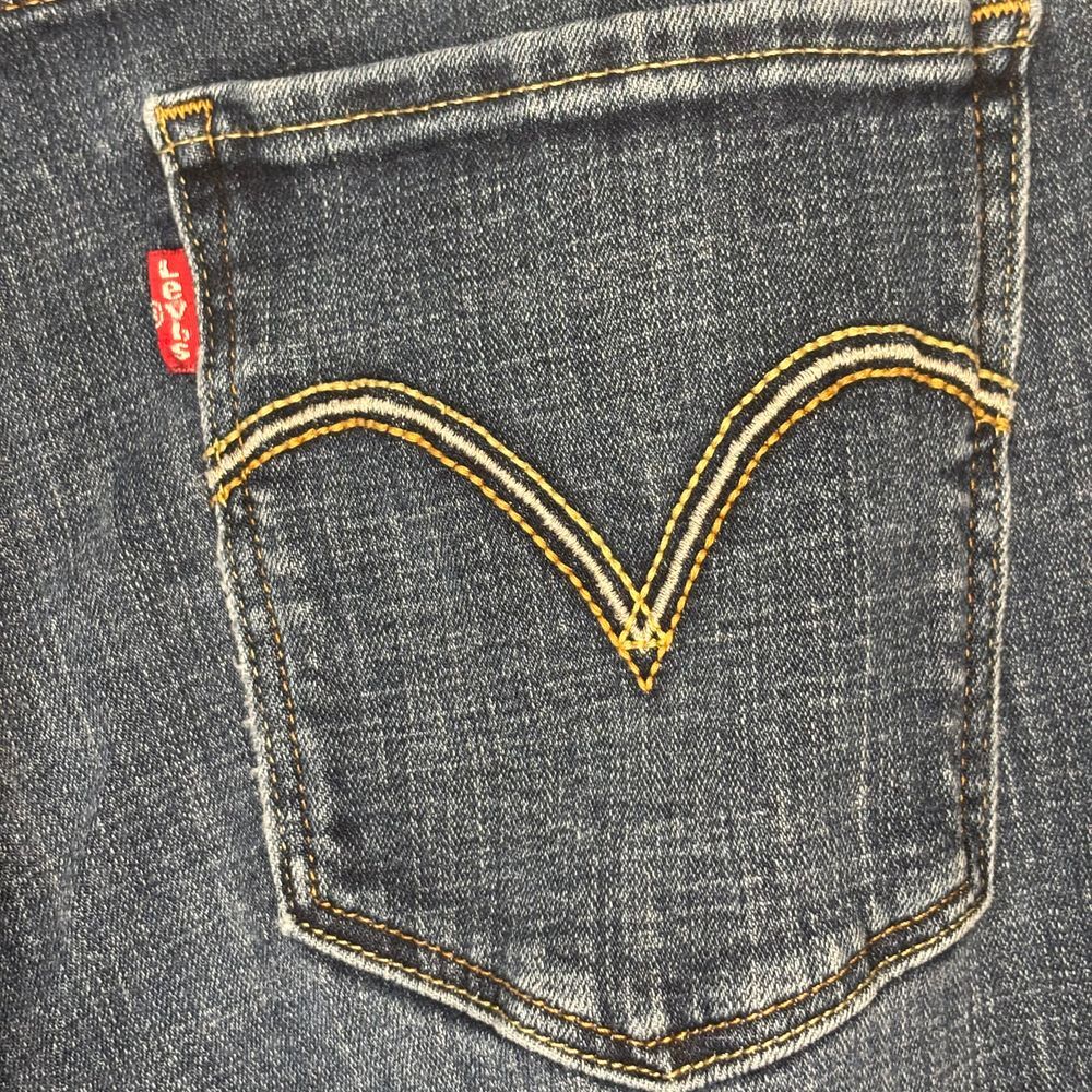Levi’s Classic Boot Sz 14M Silver Thread Embroidered Pockets Dark Wash 32×32