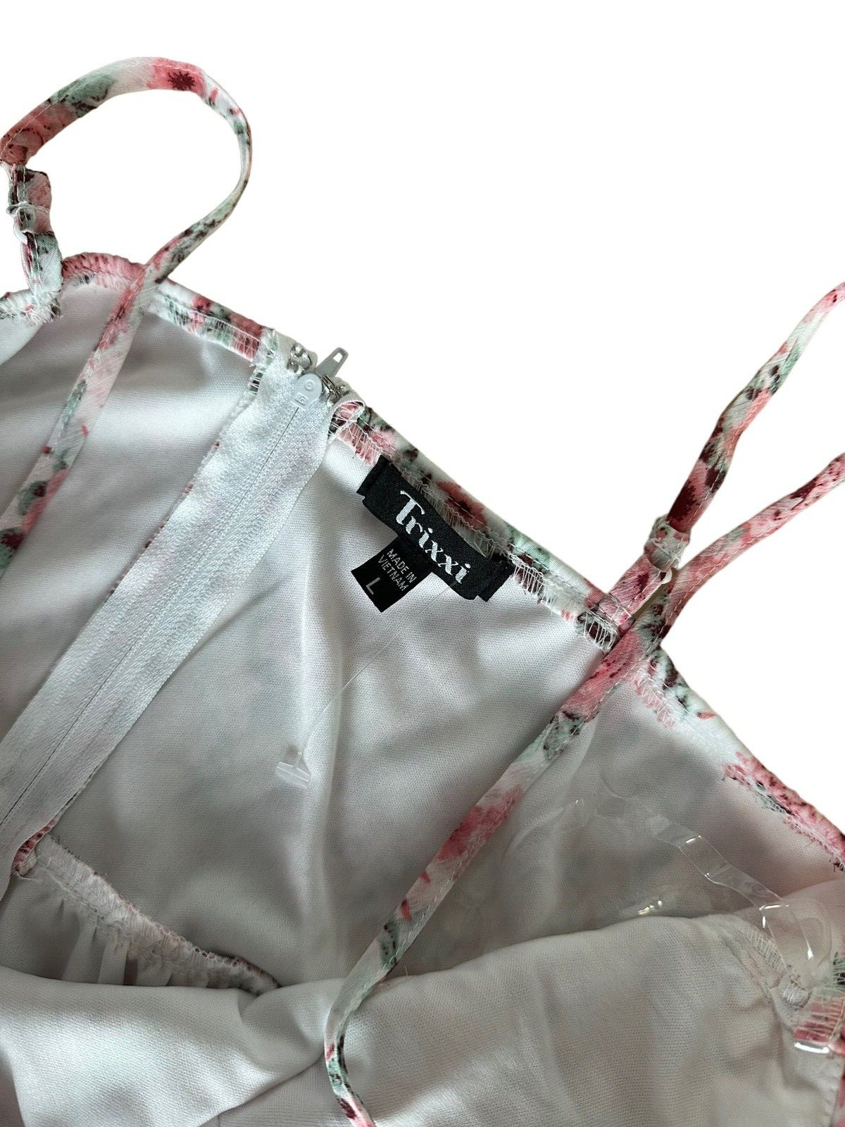 TRIXXI Junior’s Floral Romper Flare Ruffle Lined Size L White w/ Pink Flowers