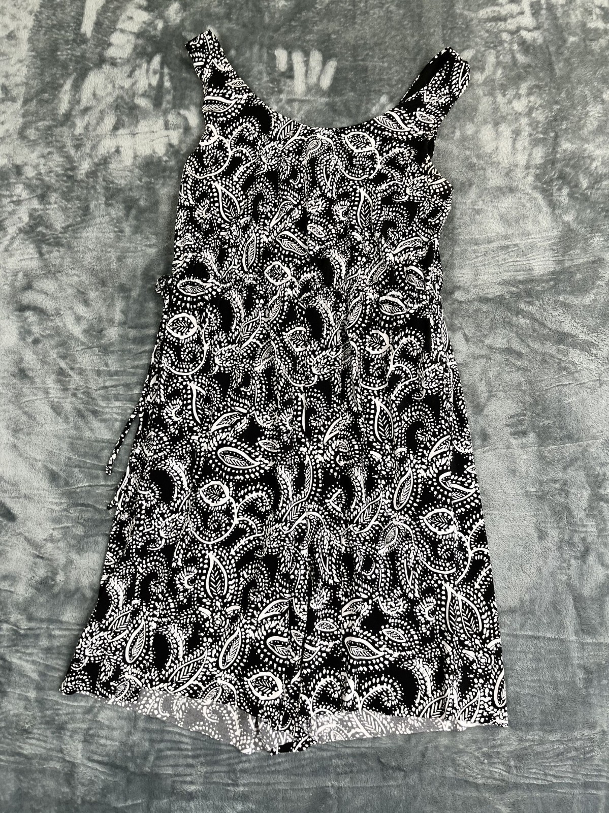 Nicole Miller Womens Sleeveless Black & White Paisley Print Romper Medium Size