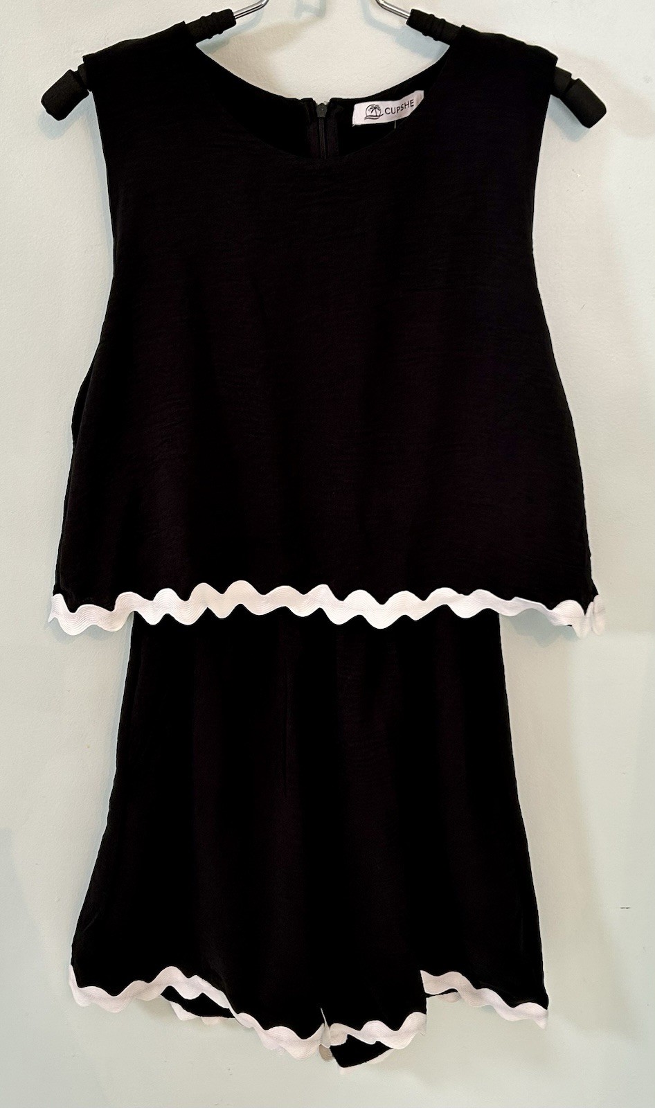 NWT Cupshe Women’s L Sleeveless Romper Beach CoverUp Black White Pockets Zipper