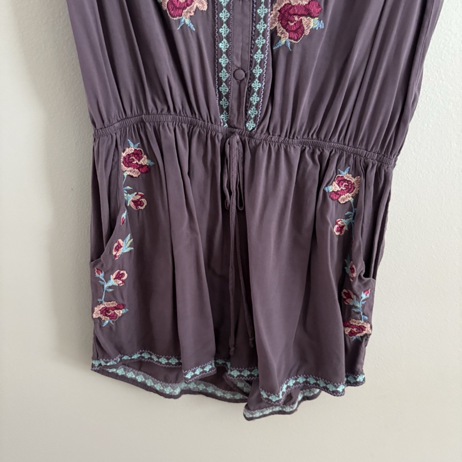 Umgee Women M Purple Floral Embroidered Boho Pockets Button Sleeveless Romper