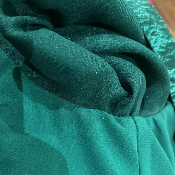 Revolve Lovers and Friends Britt Romper in Green size XS. Stain On Arm Pits Insi