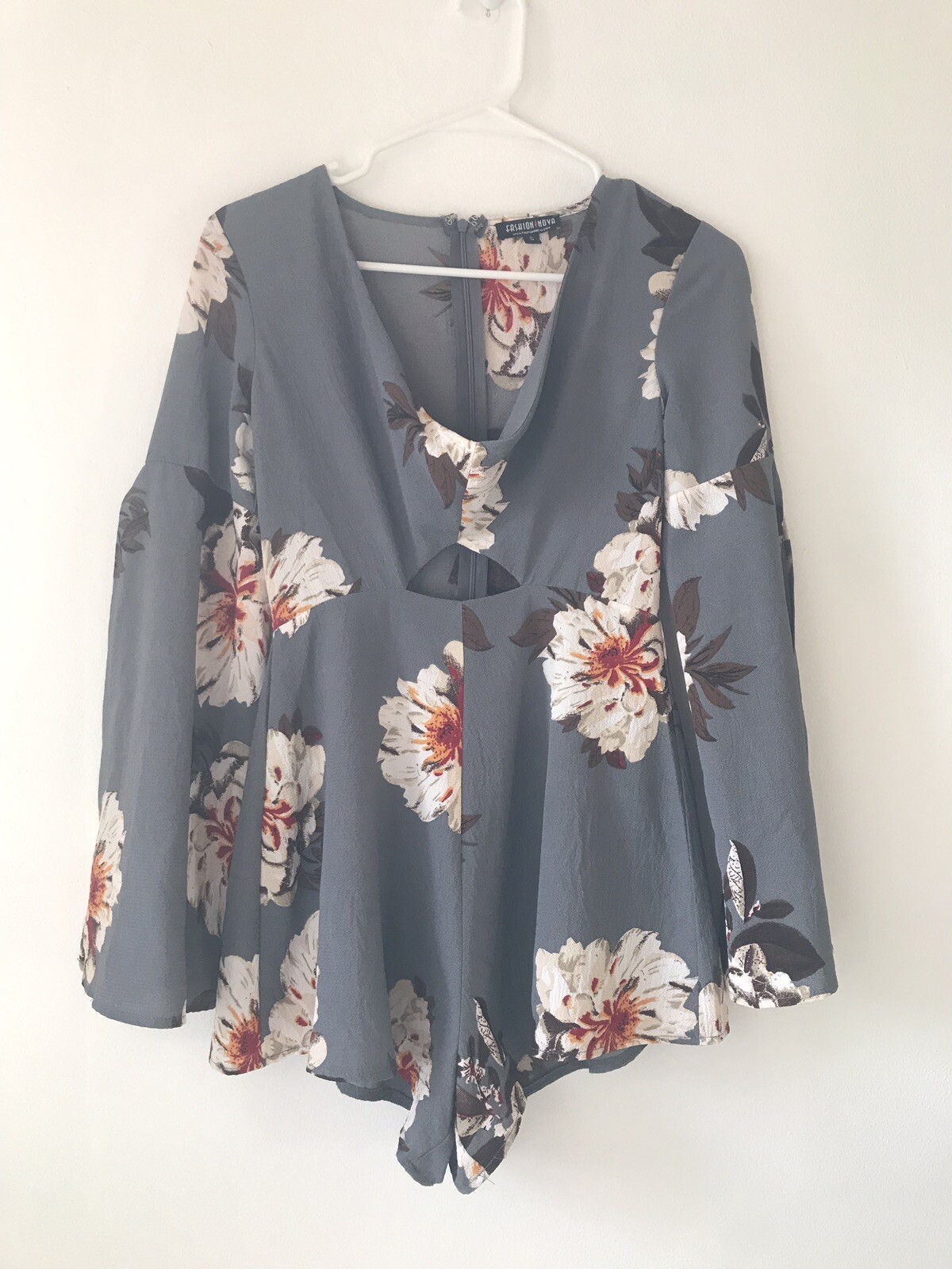 Fashion Nova Women’s Romper Cute Summer Spring Fall Flowing Floral Size Small