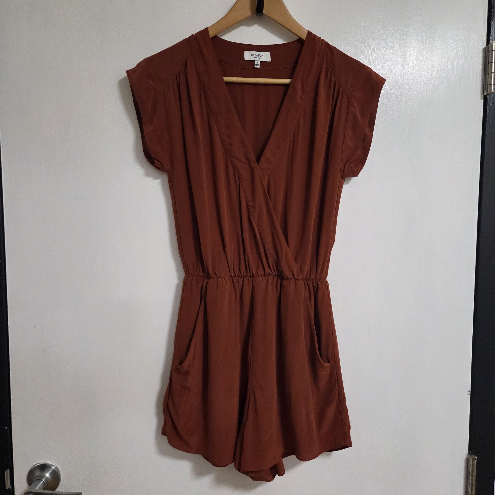Aritzia Babaton 100% Silk Rust Brown Surplice Romper XS Boho Pocket Shorts