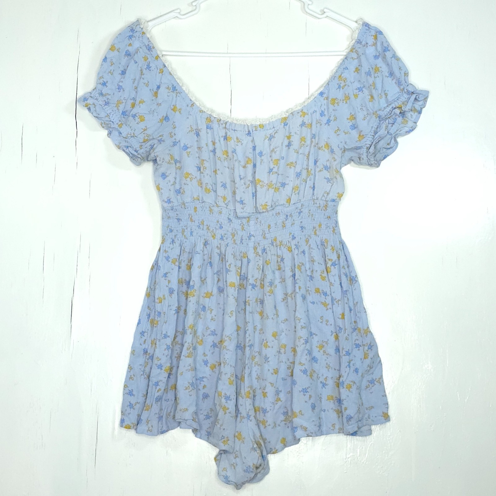Love Tree Ditsy Floral Light Blue Off-the-Shoulder Mini Romper M