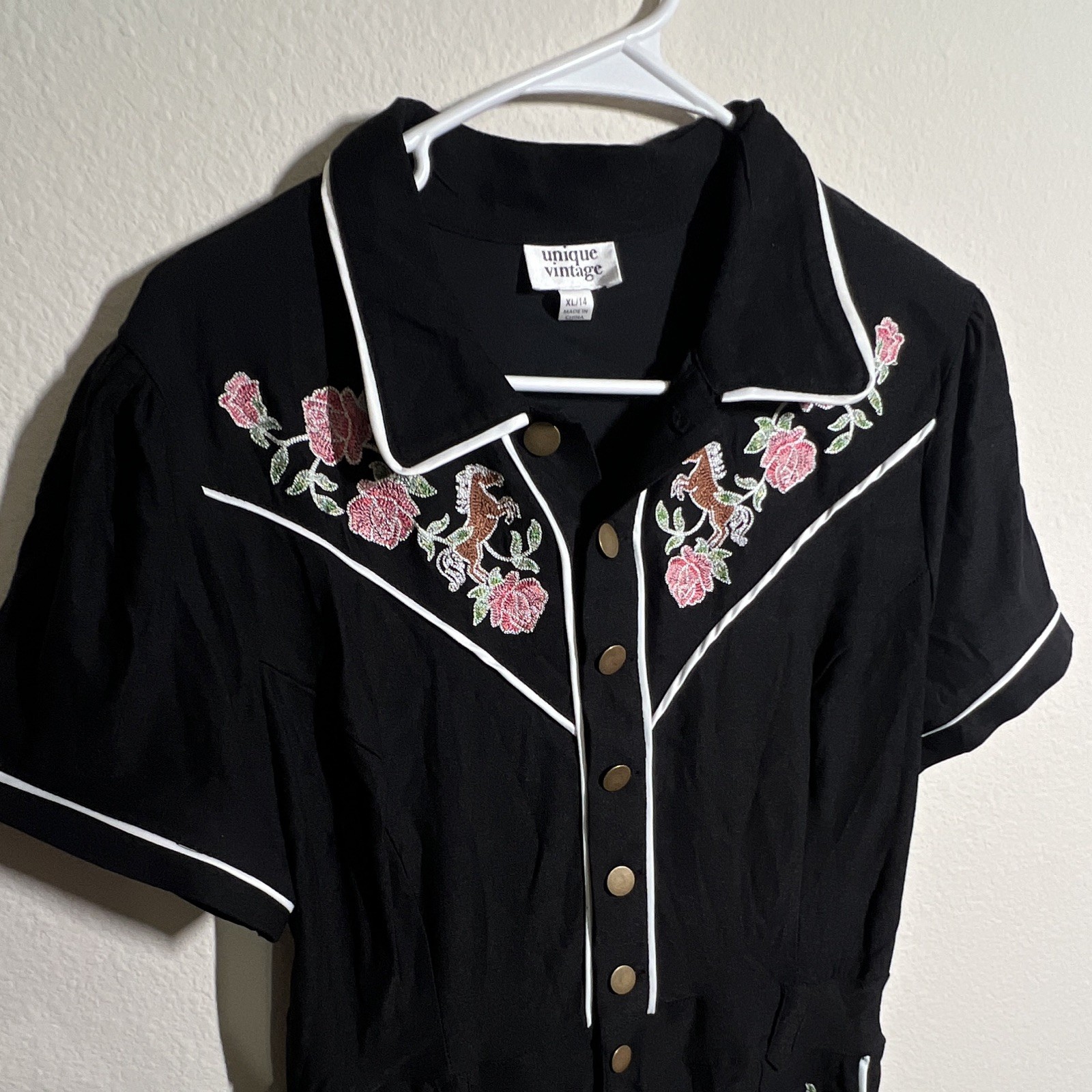 Unique Vintage Black Embroidered Floral Western Collared Jumpsuit XL/14 Pockets