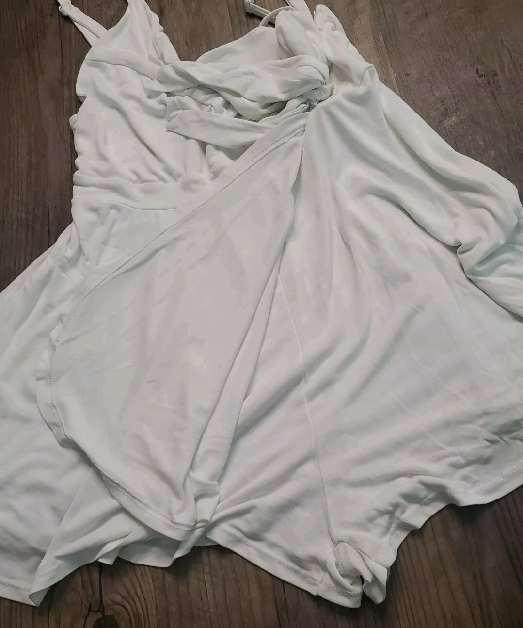 Kimchi Blue V-neck Veruca Skirted Wrap Romper Side Zipper Color White Size Large