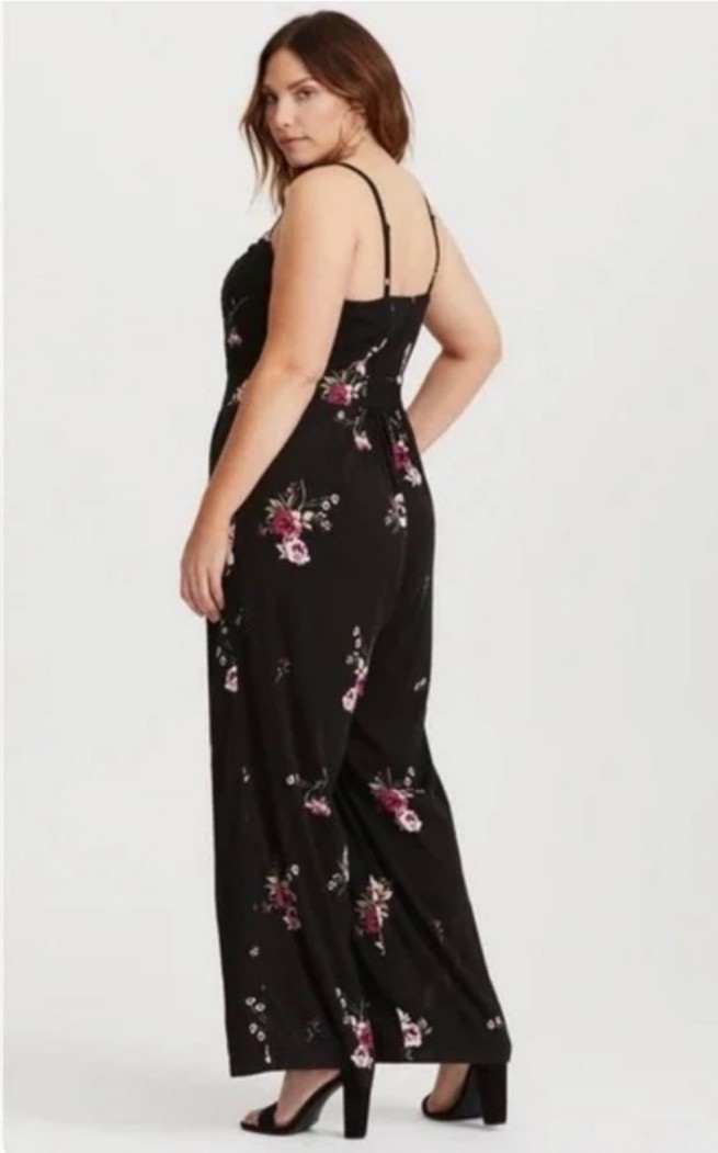 torrid challis wide leg jumpsuit black/floral size 1X NWT