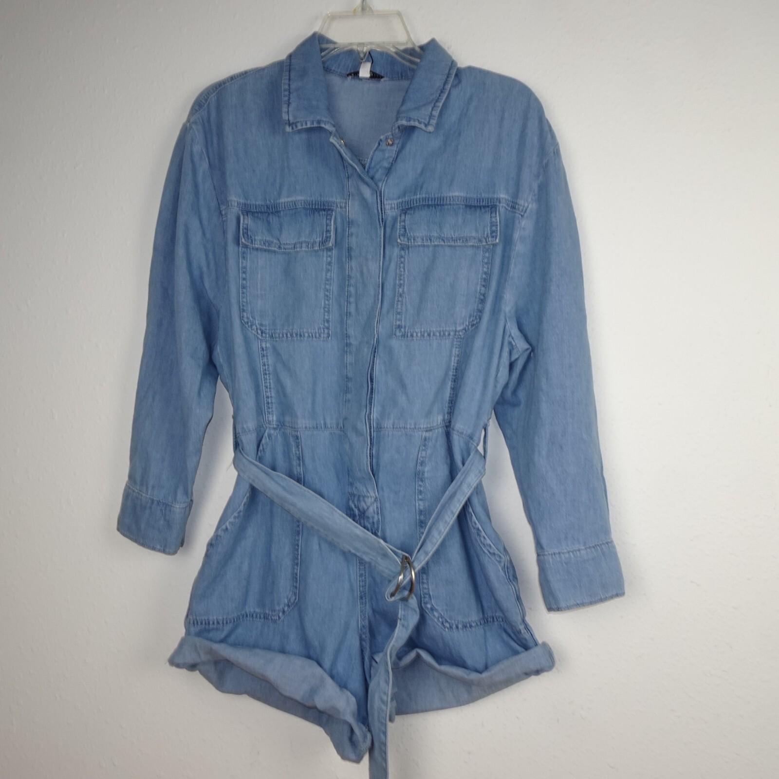 Gianni Bini Romper Women’s Size 2 Blue Denim Long Sleeve Snap Front