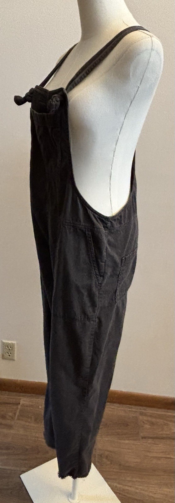 Aerie Charcoal Gray Overalls Womens M Relaxed Straight Leg Utility Raw Hem