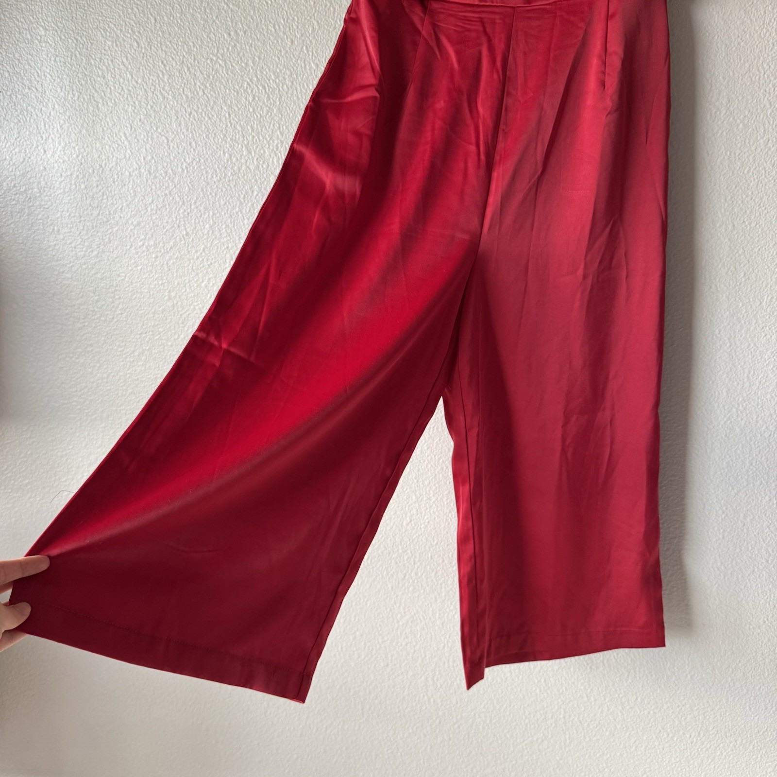 New York & Company Jumpsuit NWT Size Medium Red Strapless Capri Flare Pockets