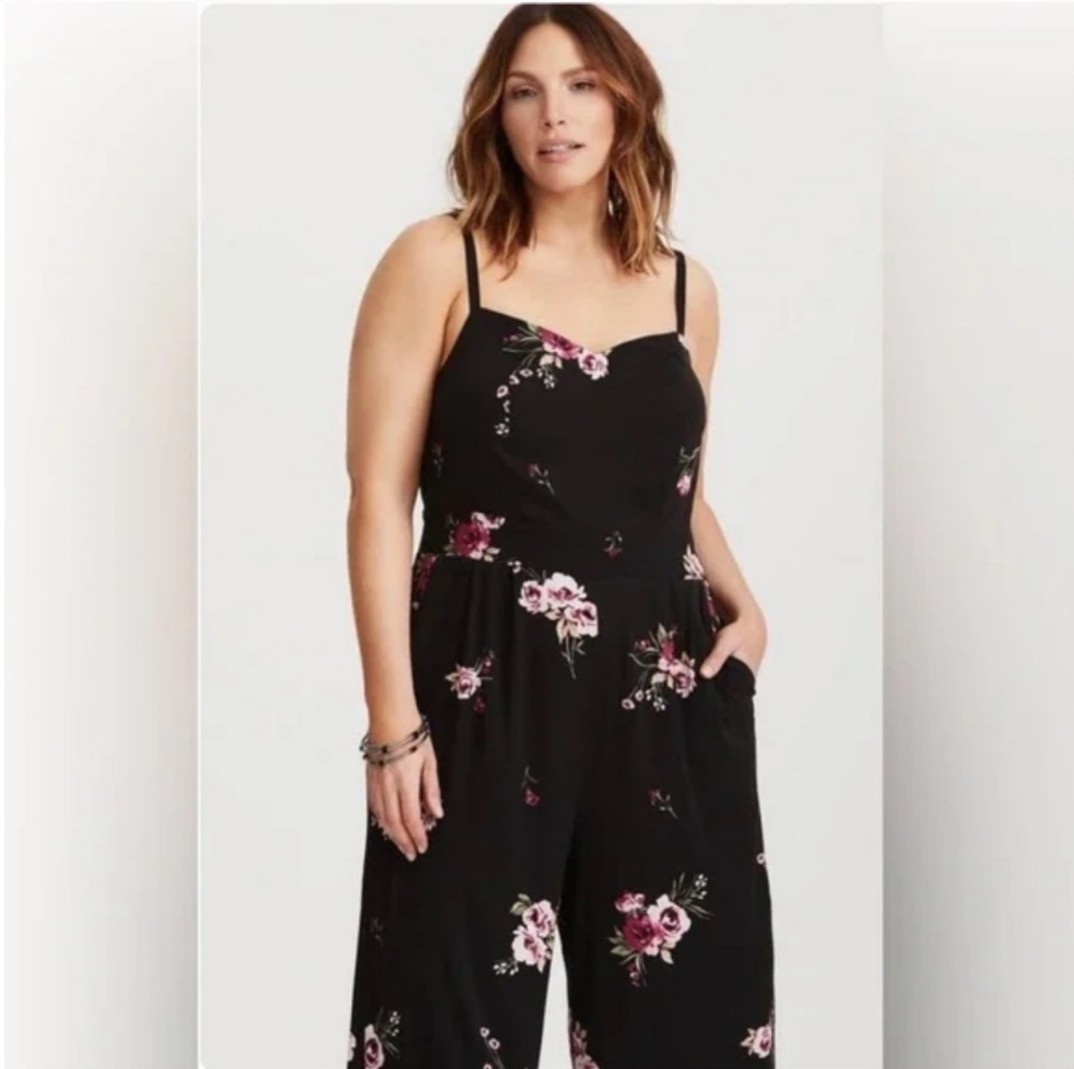 torrid challis wide leg jumpsuit black/floral size 1X NWT