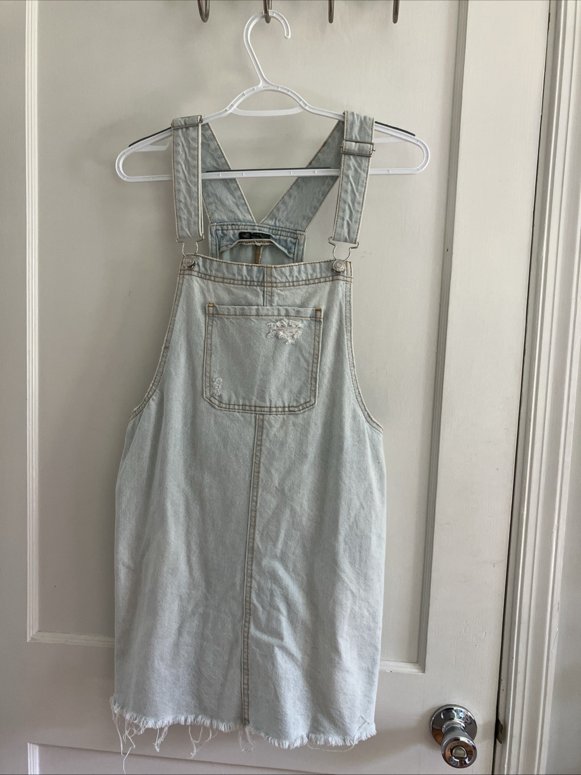 Lightwash Woman’s Wild Fable Light Blue Denim Overalls Size M
