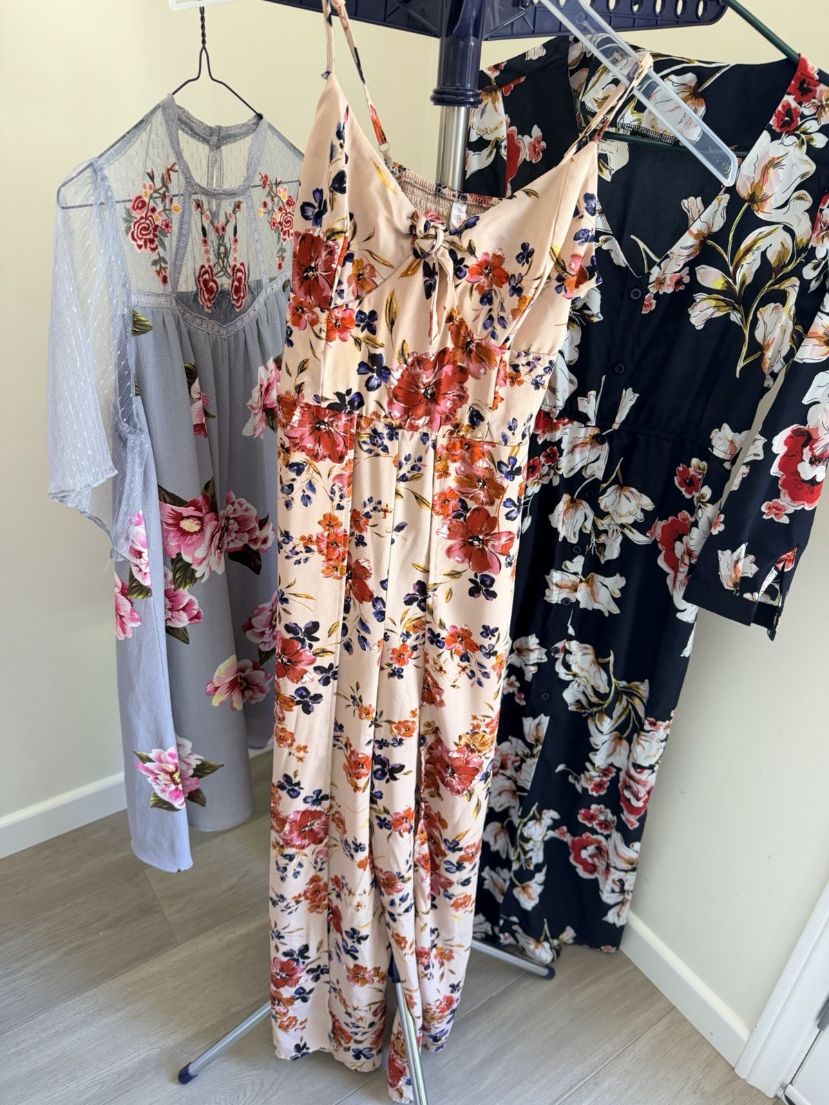 NWT. Xhiliration Blush Flowered Open Wide Leg Jumpsuit With Spaghetti Straps M