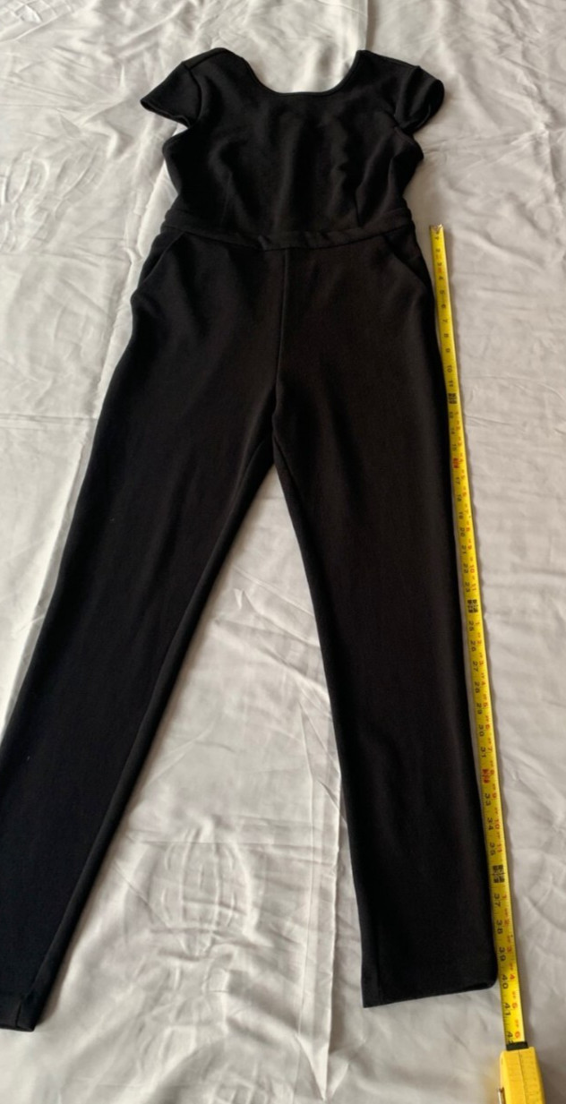BEBE WOMEN’S JUMPSUIT BACK ZIP ROUND NECK BLACK SIZE 8 RN#86017 PRE-OWNED
