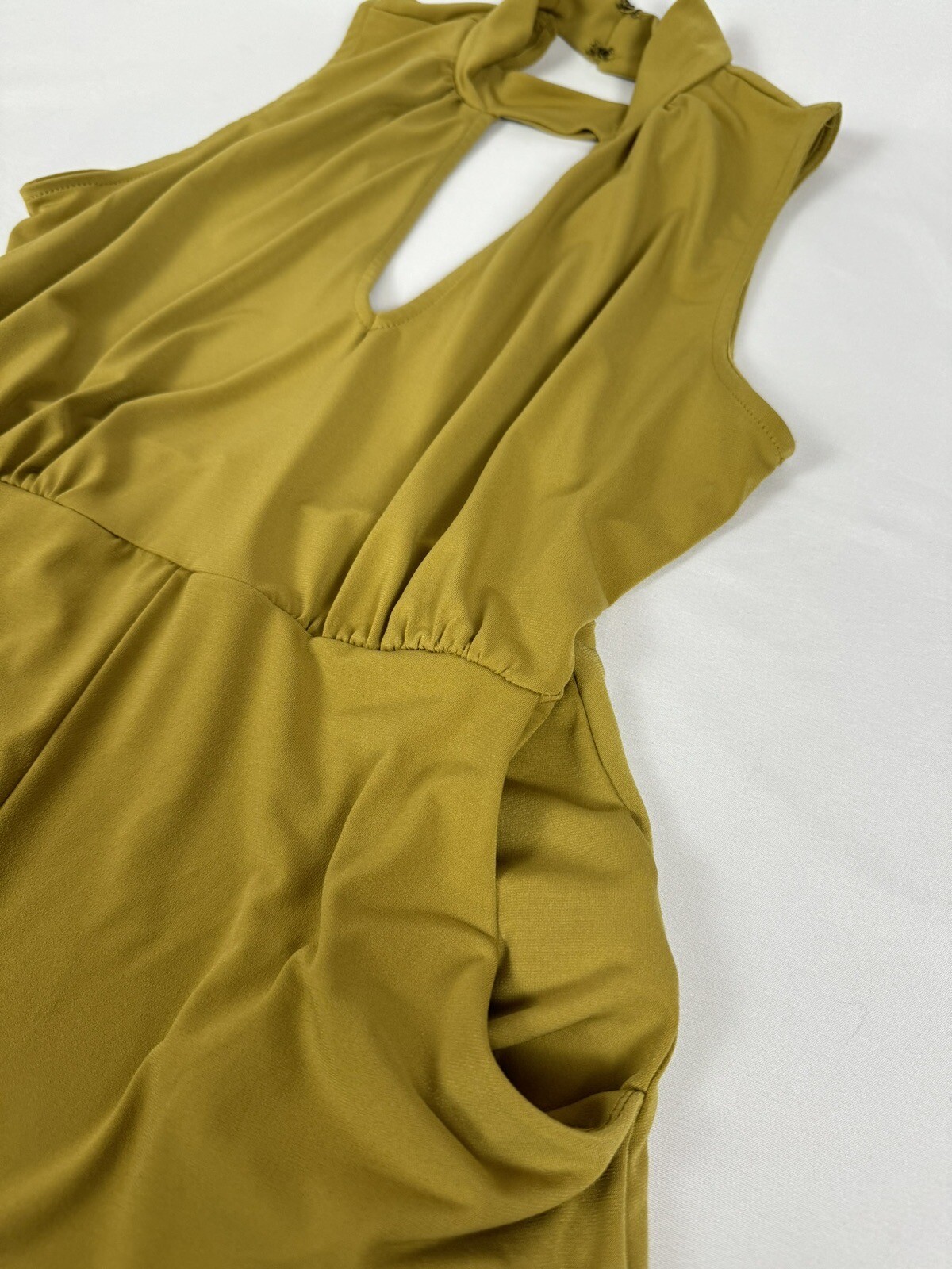 Forever 21 Women Gold Jumpsuit Romper Size Medium RN 94981