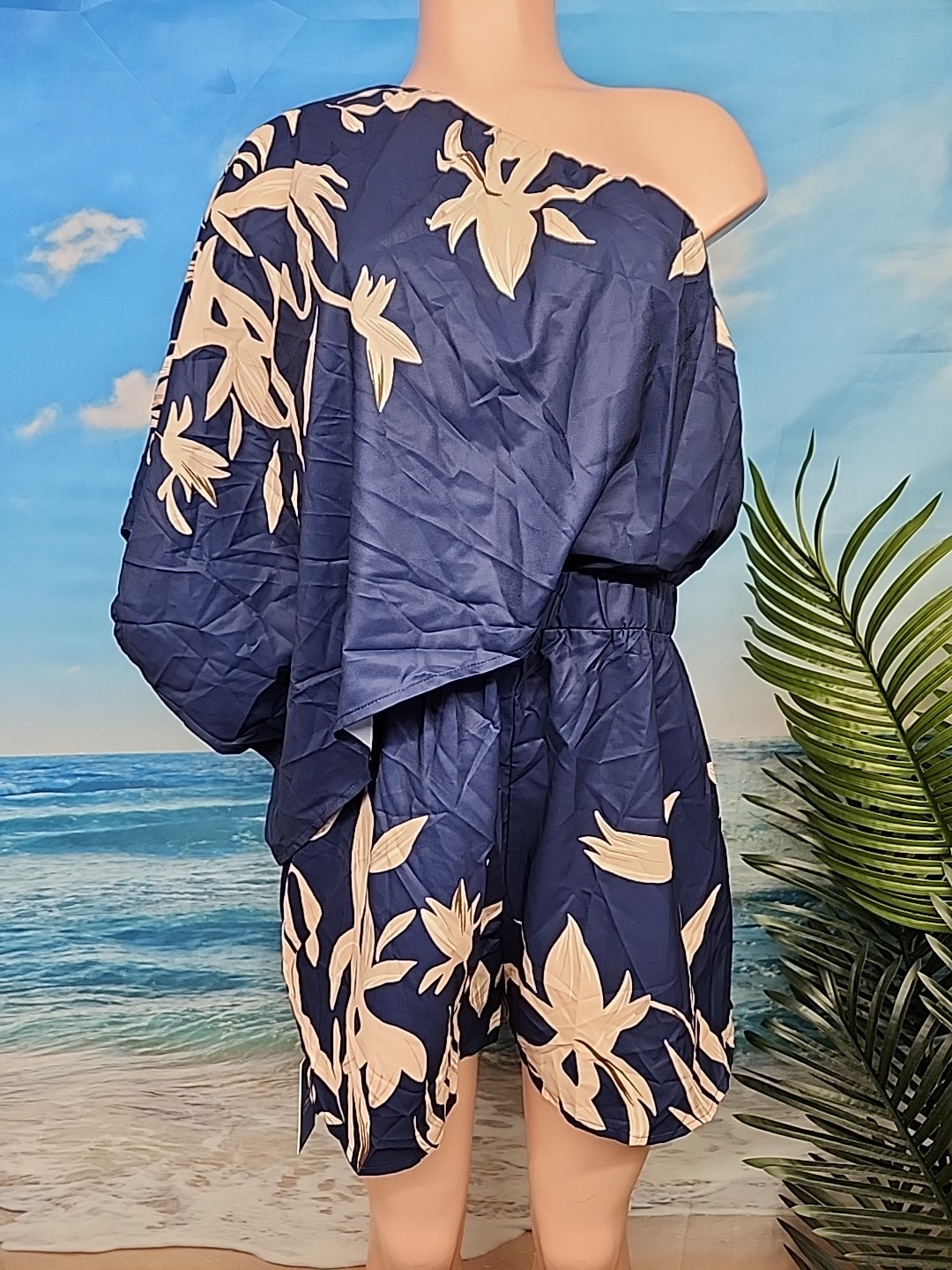NWT Cupshe Women’s Blue Cream Floral Romper Size Large one shoulder