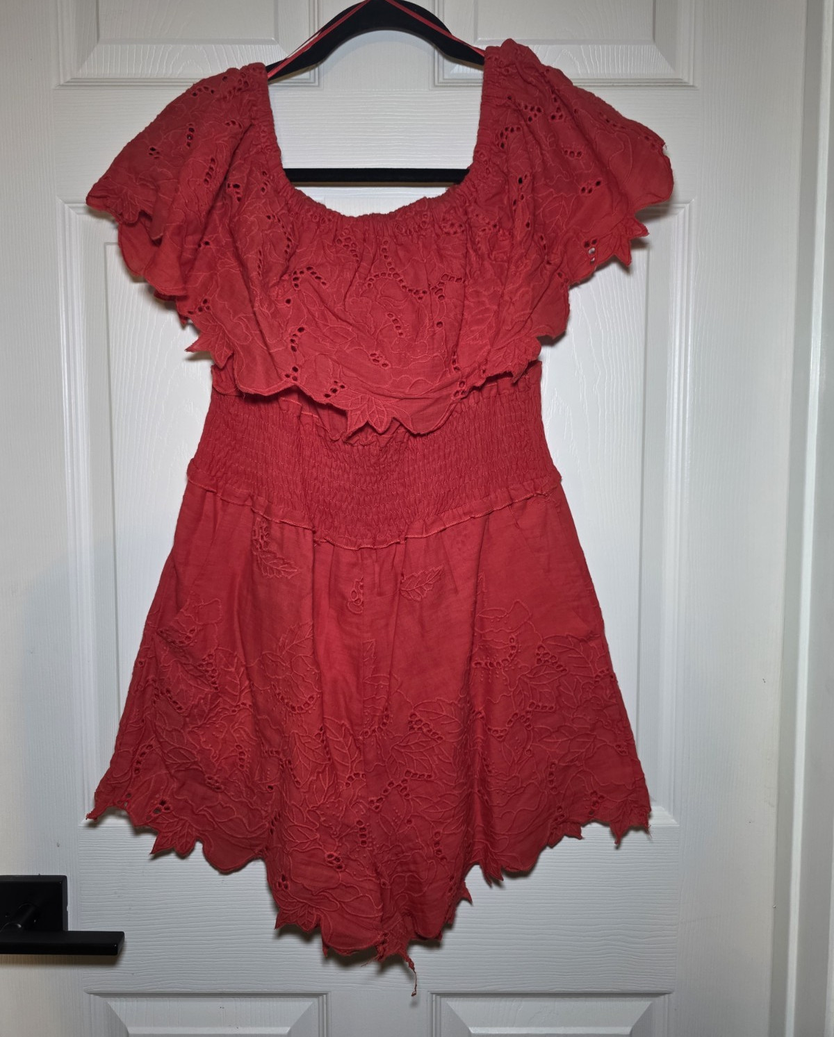 Verte Red Off-Shoulder Eyelet Floral Smocked Ruffle Romper Women’s M