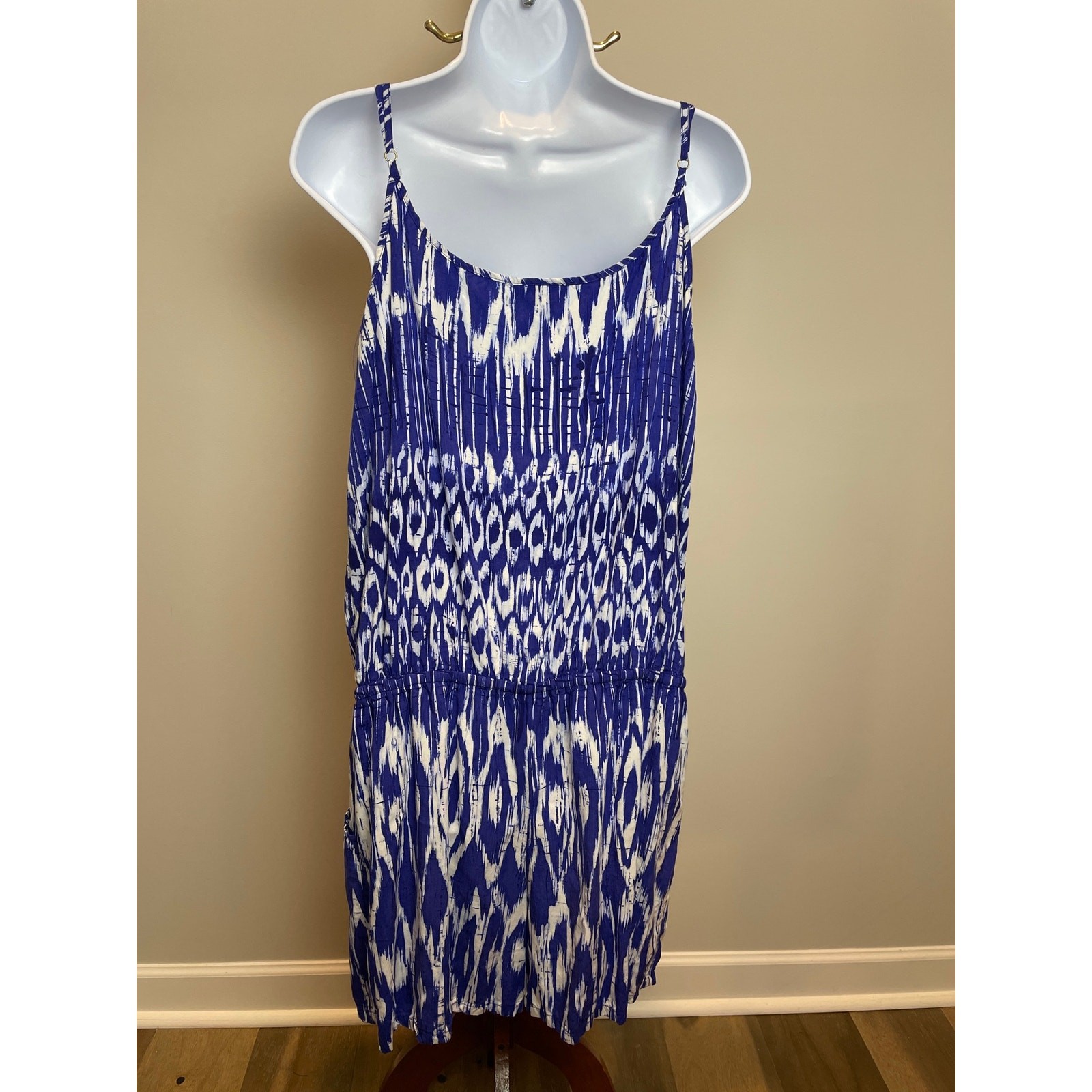 Tommy Bahama Size L Blue White Pattern Romper Adjustable Straps Elastic Waist