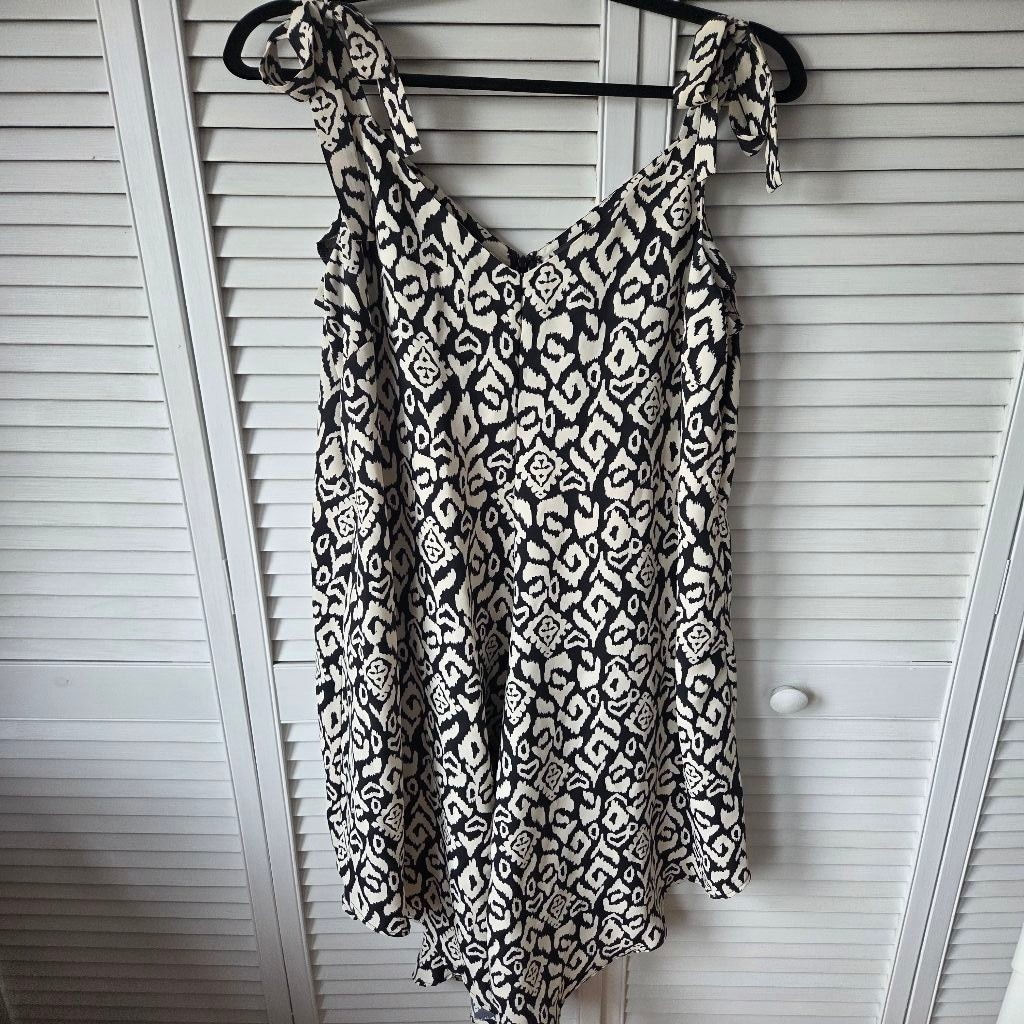 Women’s Vince Camuto Black White Ikat Tie-Shoulder Wide Leg Pants Onepiece L