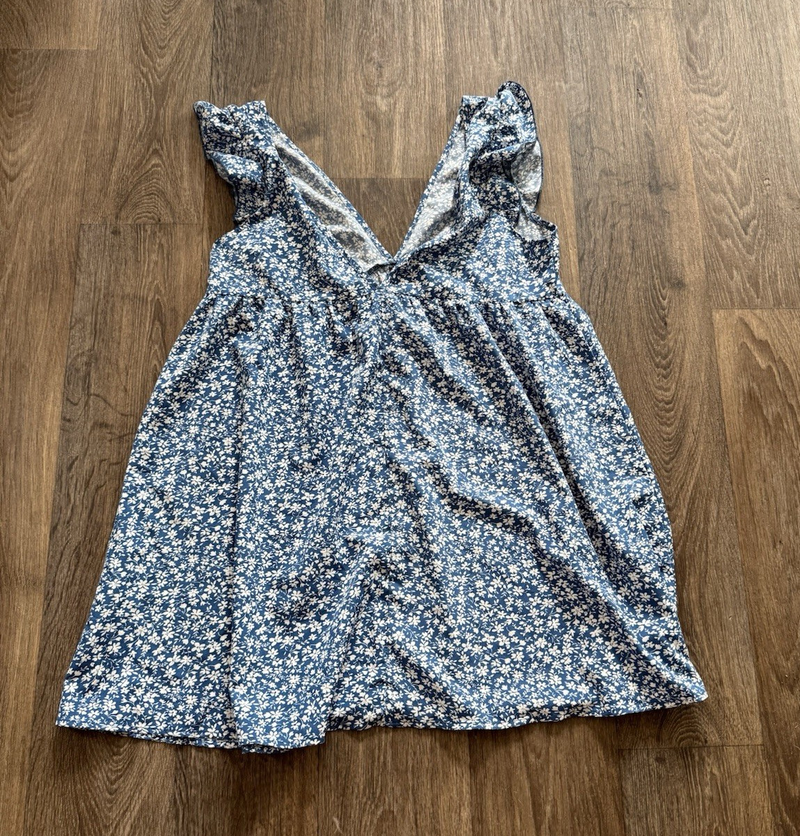 SHEIN Women’s Blue/White Floral V-Neck Sleeveless Romper One-Piece L