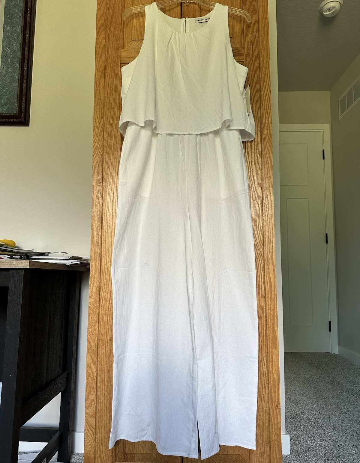 Harlow & Rose Women’s White Sleeveless Solid Jumpsuit Round Neck, Size M