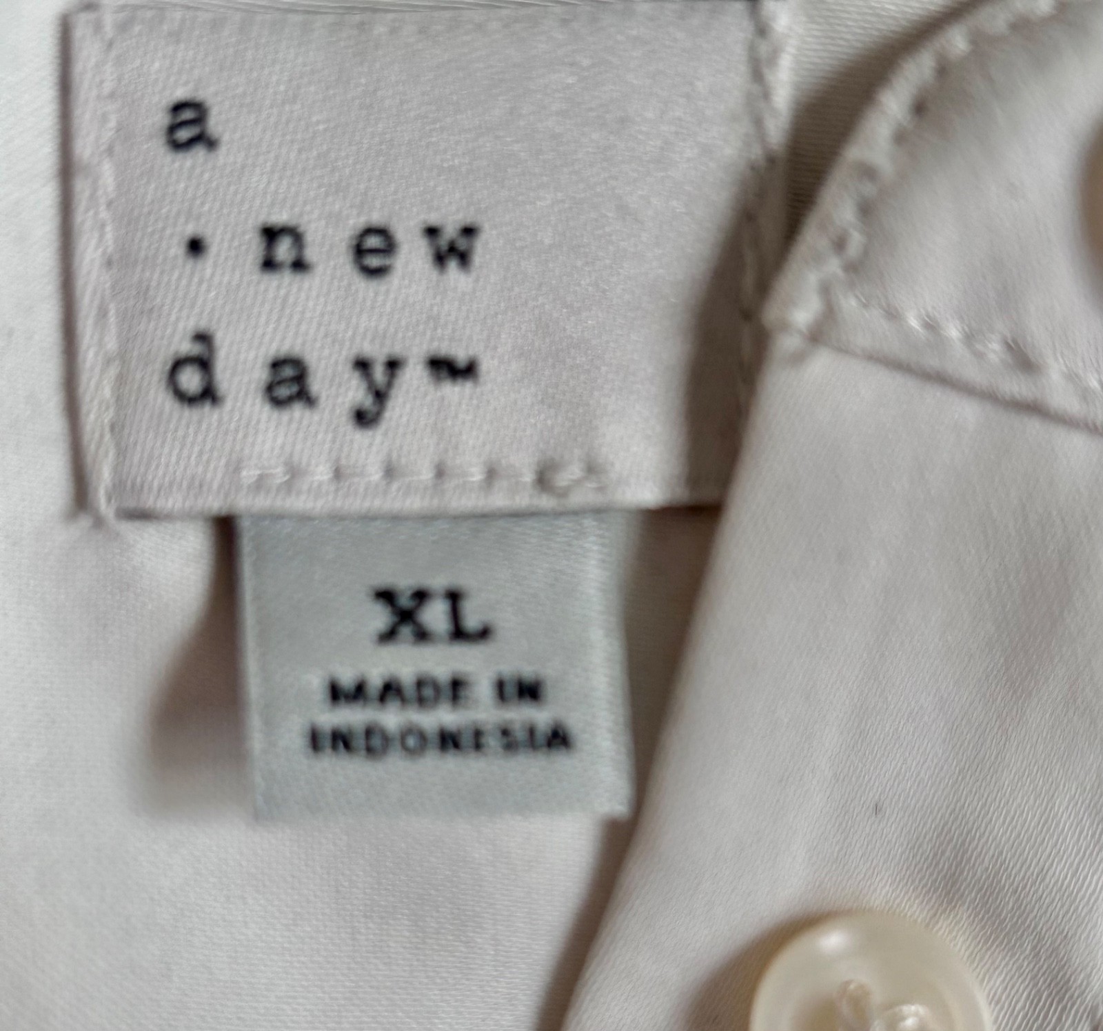 A New Day Women’s XL Sleeveless Top Ivory Button Neck Sustainable Fabric