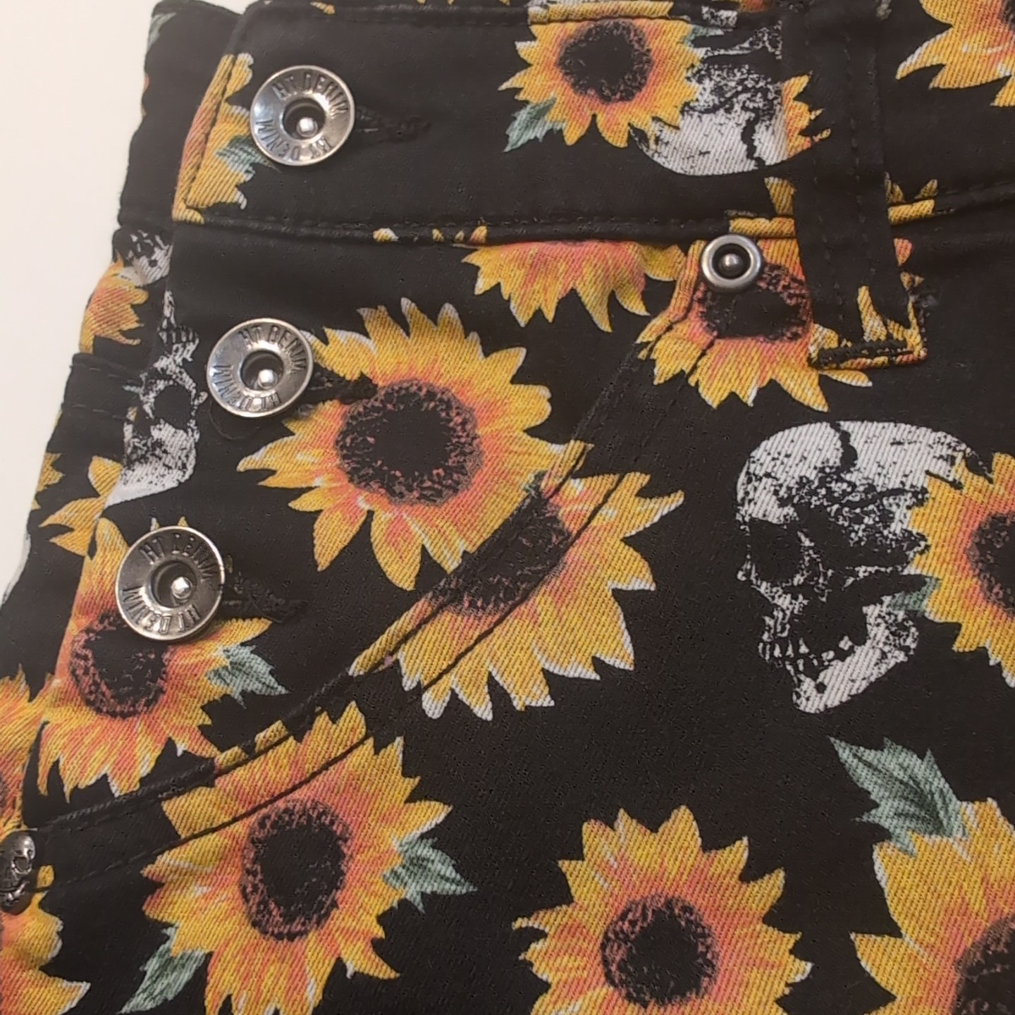 HT Hot Topic Womens Denim Shortall Overalls Small Black Sunflower Skull Print