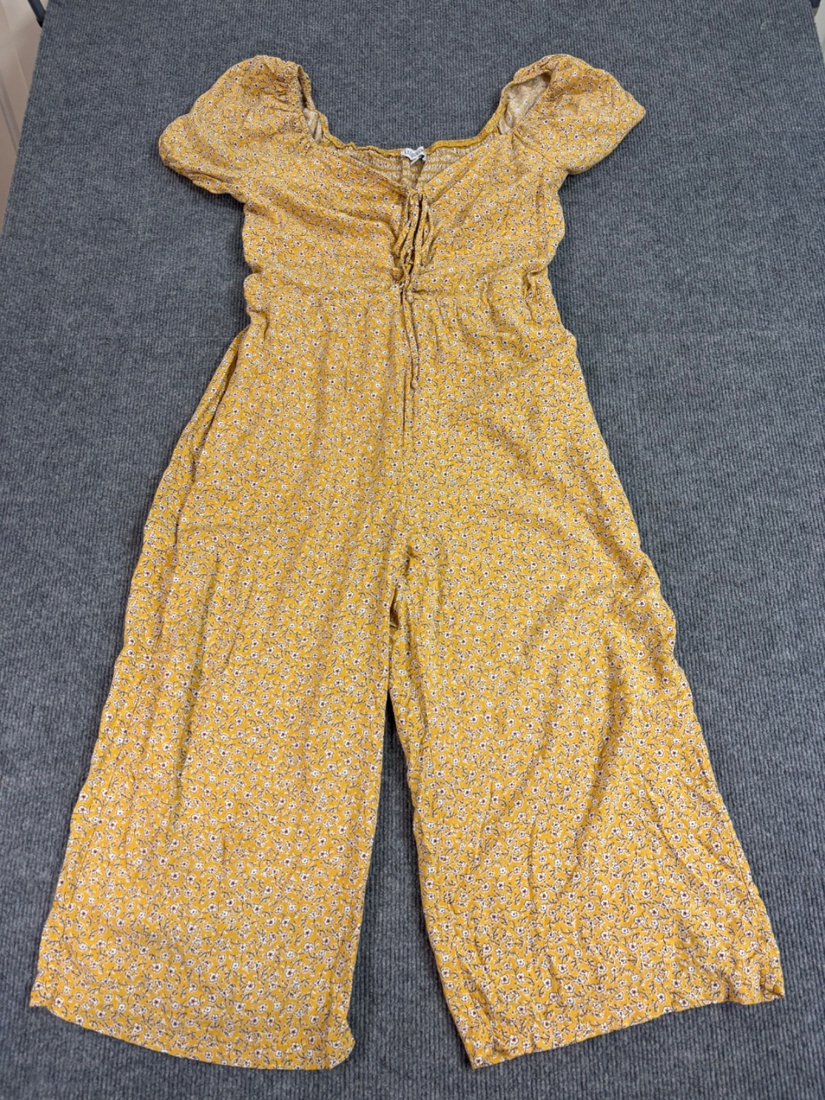 Luxology Womens Size L Pale Yellow Floral Jumpsuit Smocked Wide Leg Summer Fun!