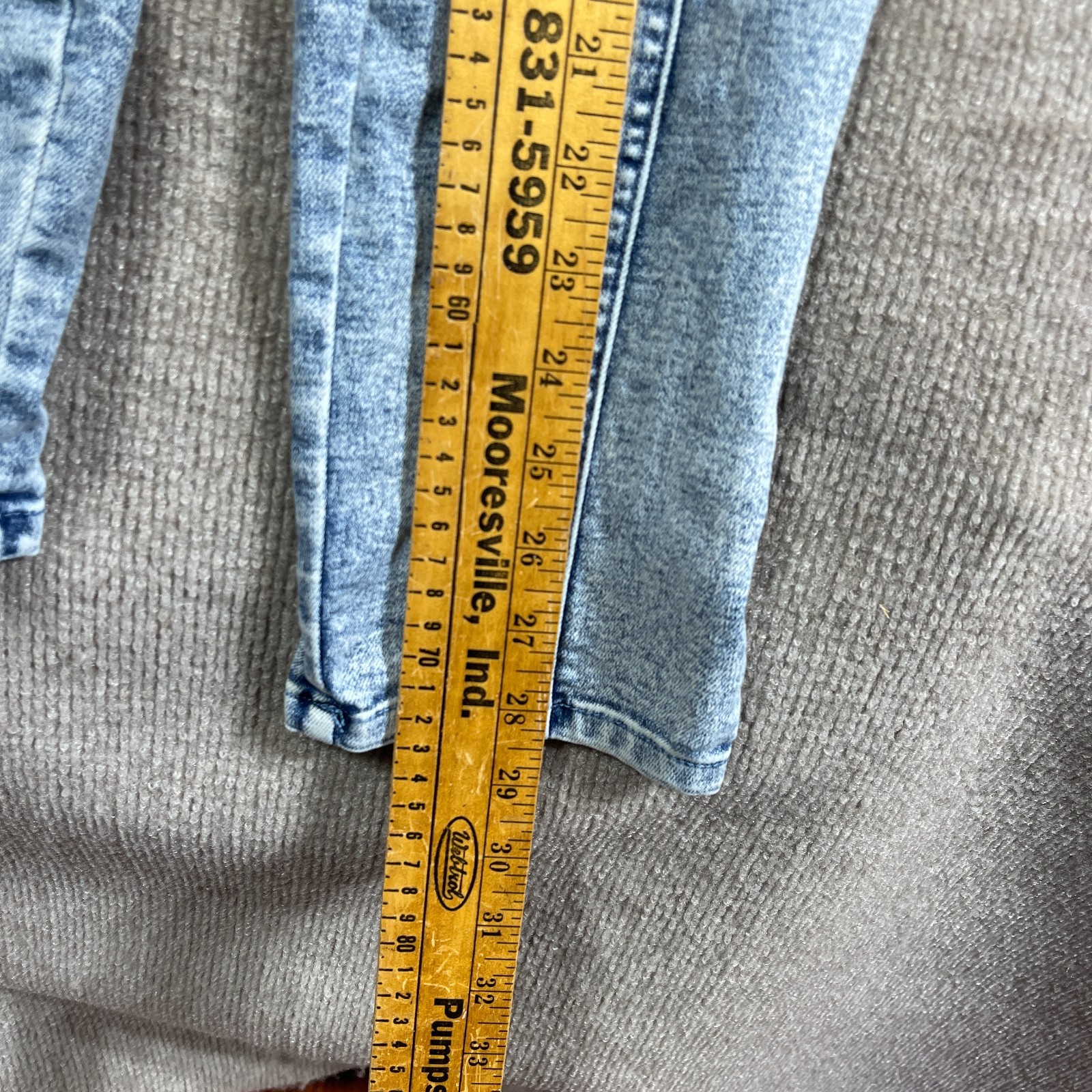 Vintage Venus Denim Jumpsuit Womens 4 Acid Wash Zip Front Smocked Waist Romper