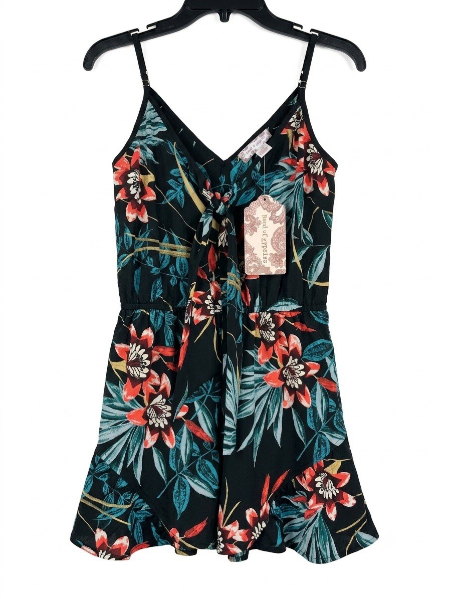 Band of Gypsies Women’s Floral Print Romper Size XS with Pockets- NEW