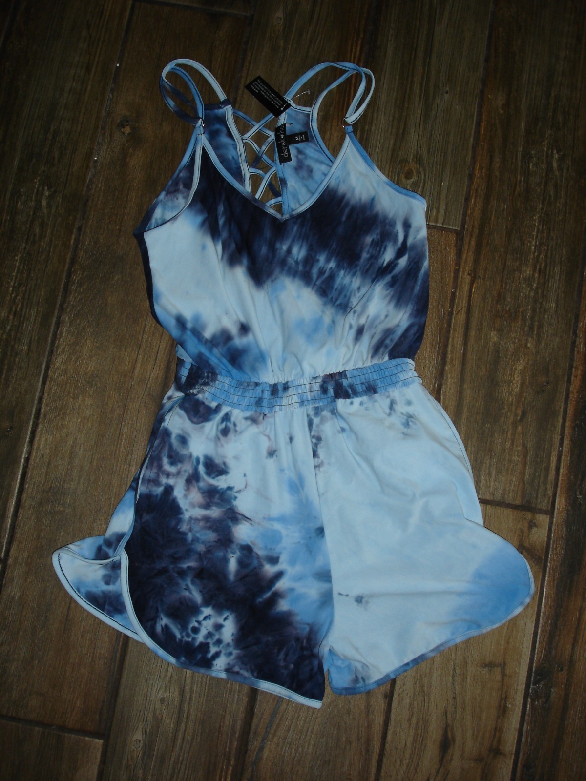 NEW Derek Heart romper women’s (M) one piece blue/white tie-dye shorts medium
