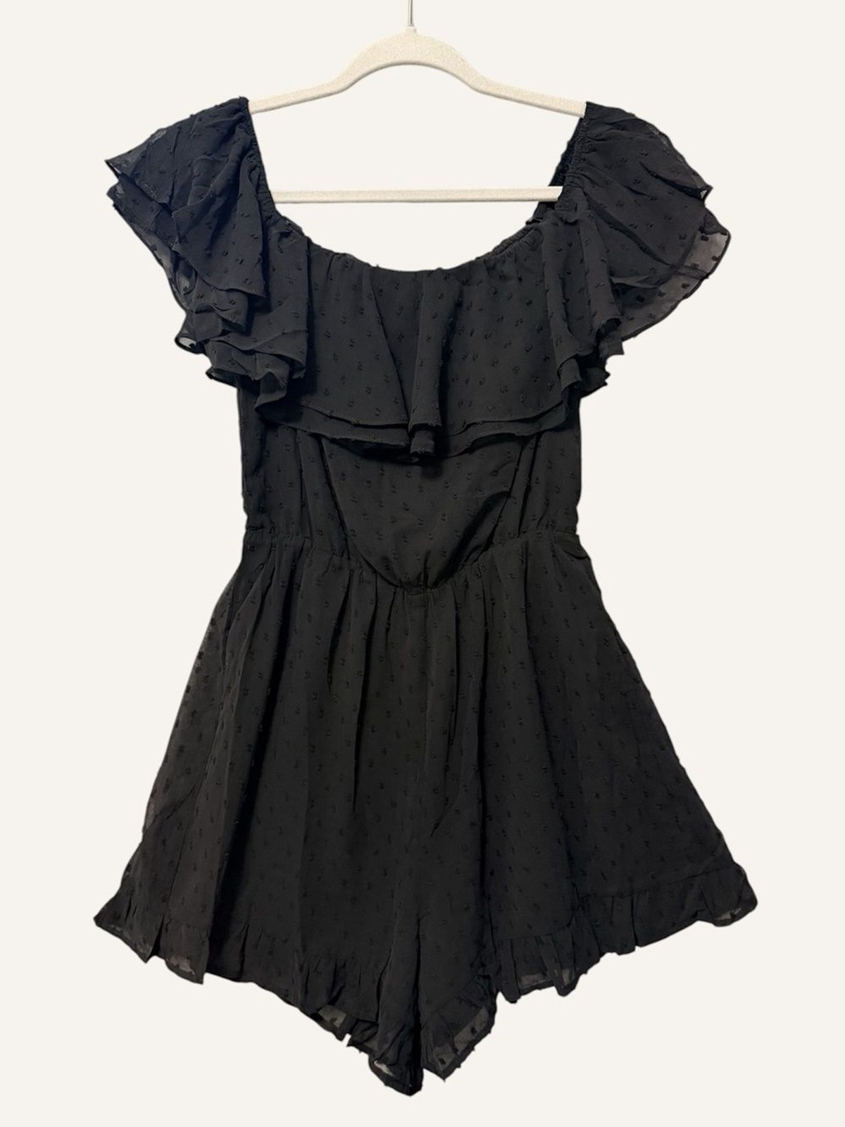 Lulu’s Ruffled Off The Shoulder Romper NWT Size Small Black Clip Dot Flowy