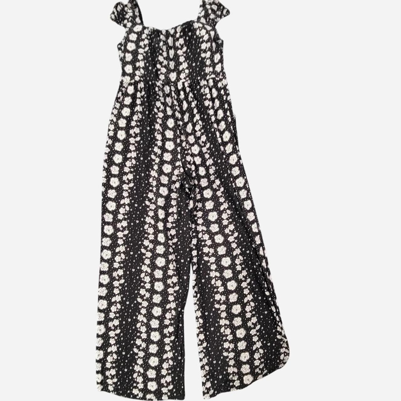Black and White Derek Heart Floral Print Romper with Pockets Size Large