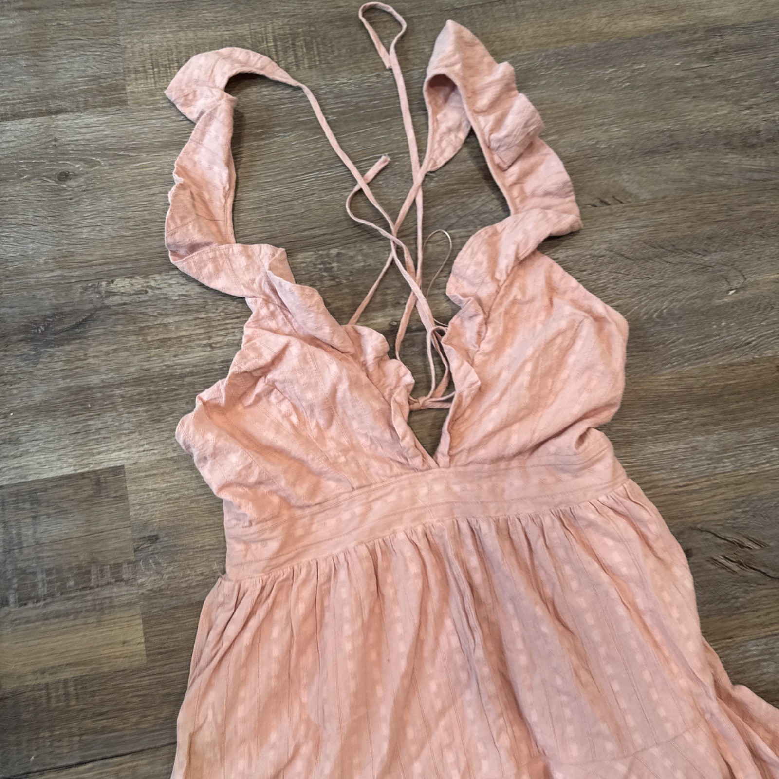 Hyfve Ruffled plunge neck dusty rose strappy tie back romper sz L