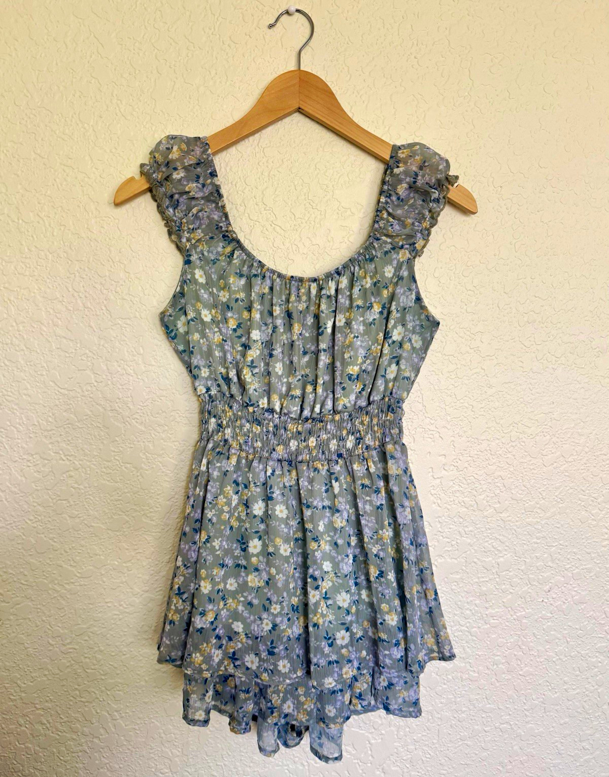 Altar’d State Women’s L Blue Floral Chiffon Scoop Neck Smocked Romper