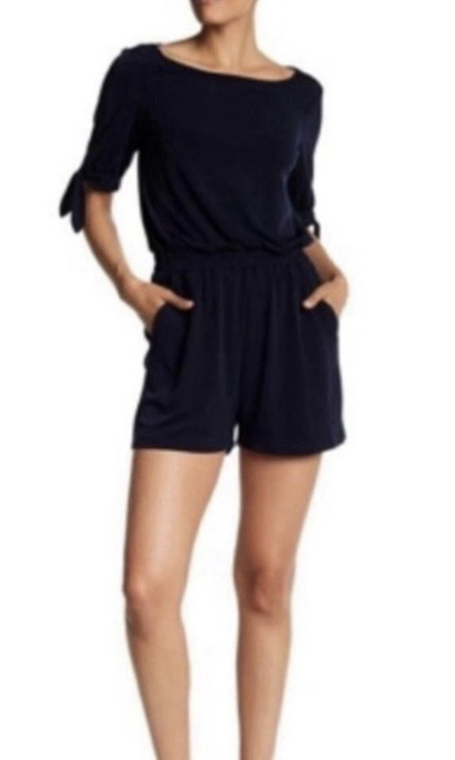 Vince Camuto Women’s Black Solid Romper M Elastic Waist Pockets Round Neck