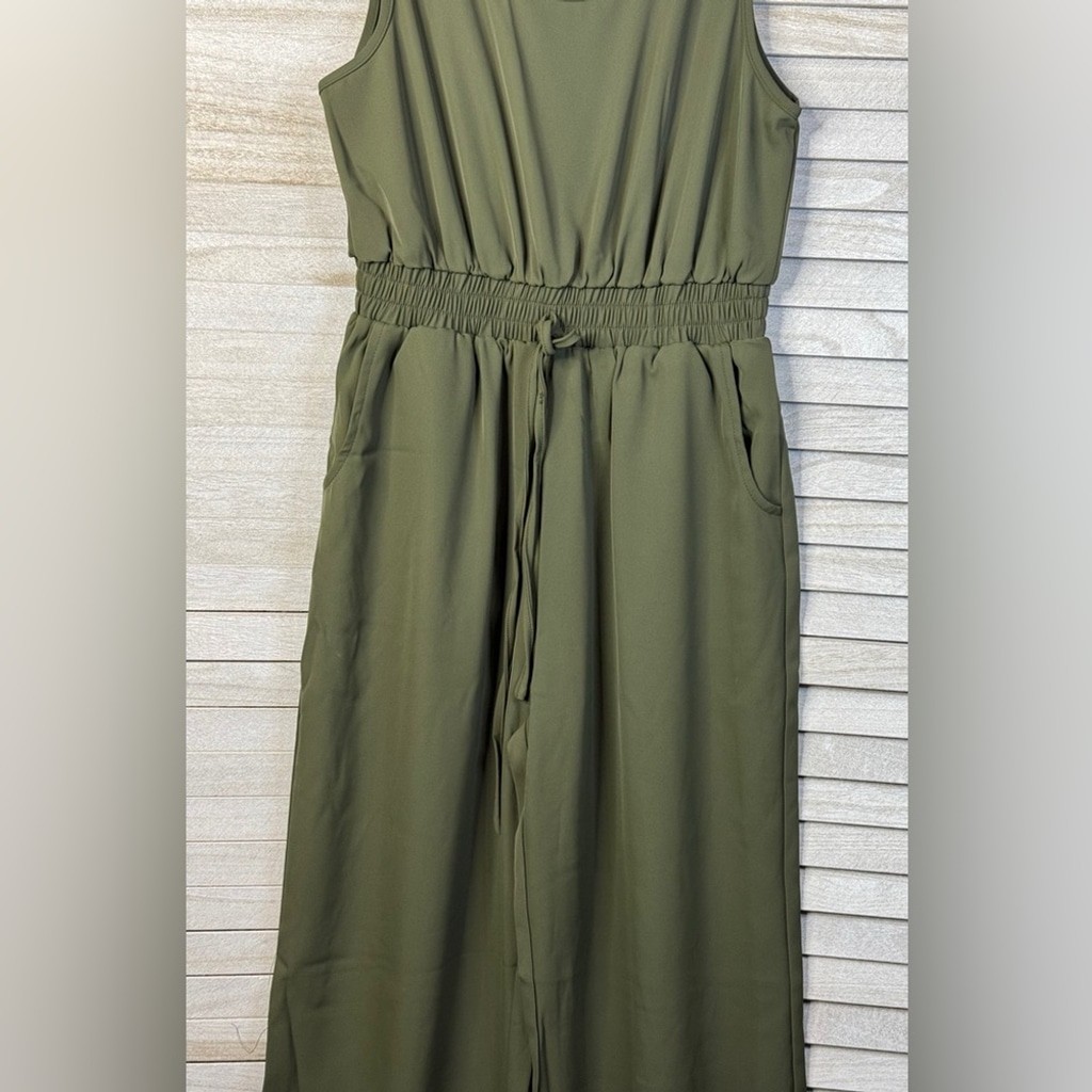 Cupshe Olive Green Jumpsuit. Size Small. NWT. Beach Cover-up. Everyday Wear.