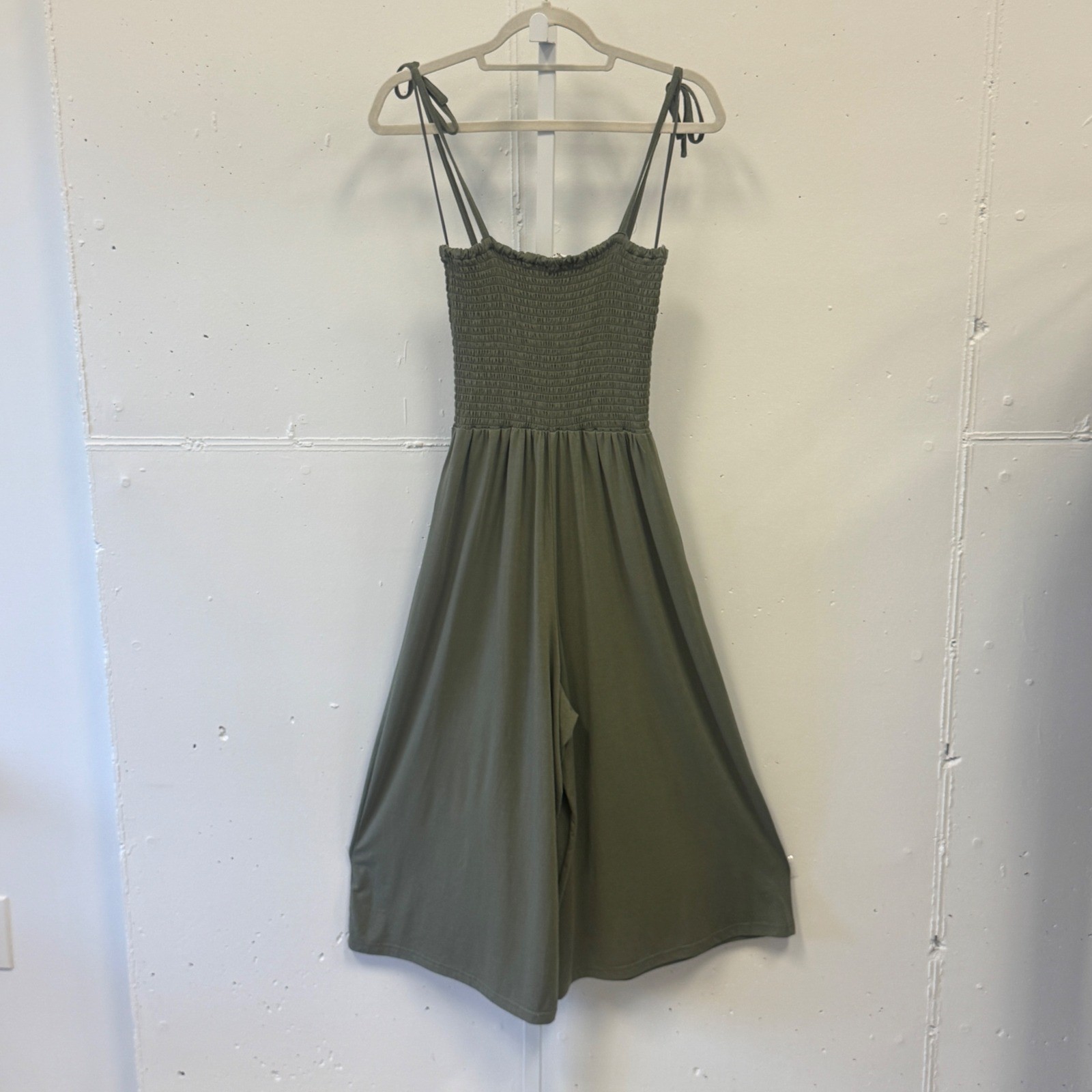 Jack by BB Dakota Olive Green Smocked Wide Leg Jumpsuit Small JJ108177