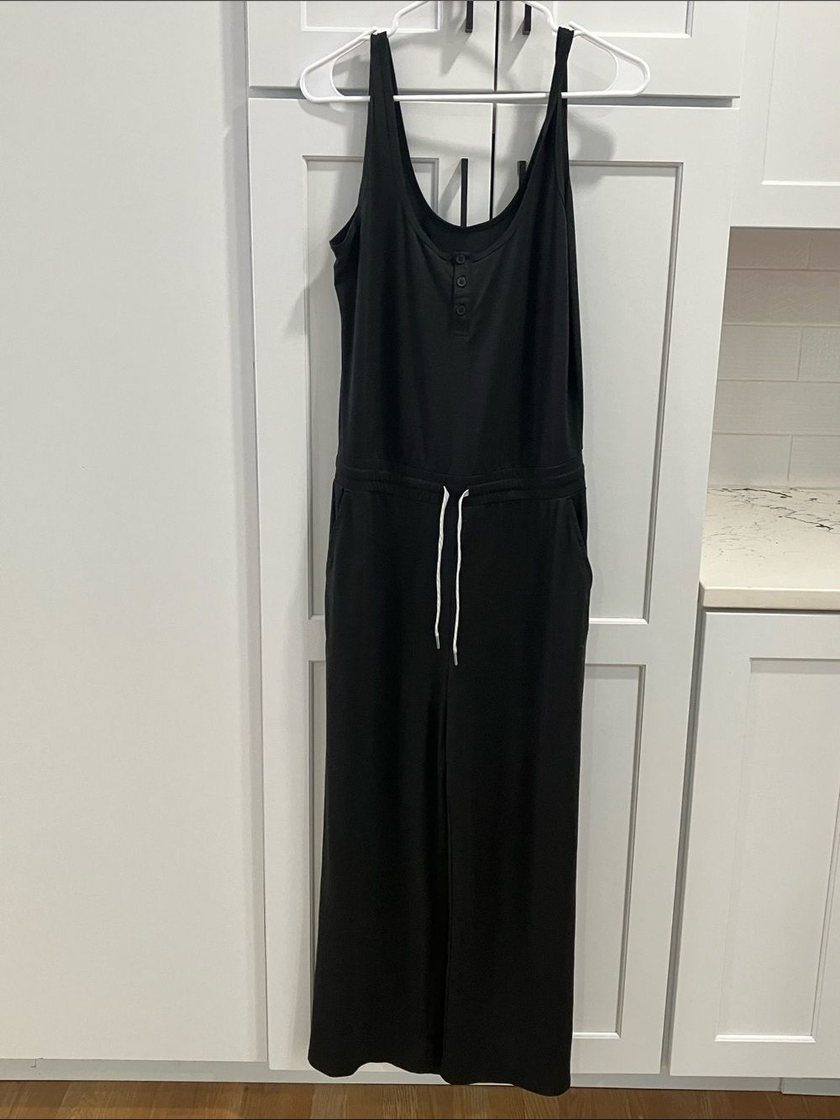 Vuori Women’s Black Heather Fall Jumpsuit Sleeveless Pants Pocket