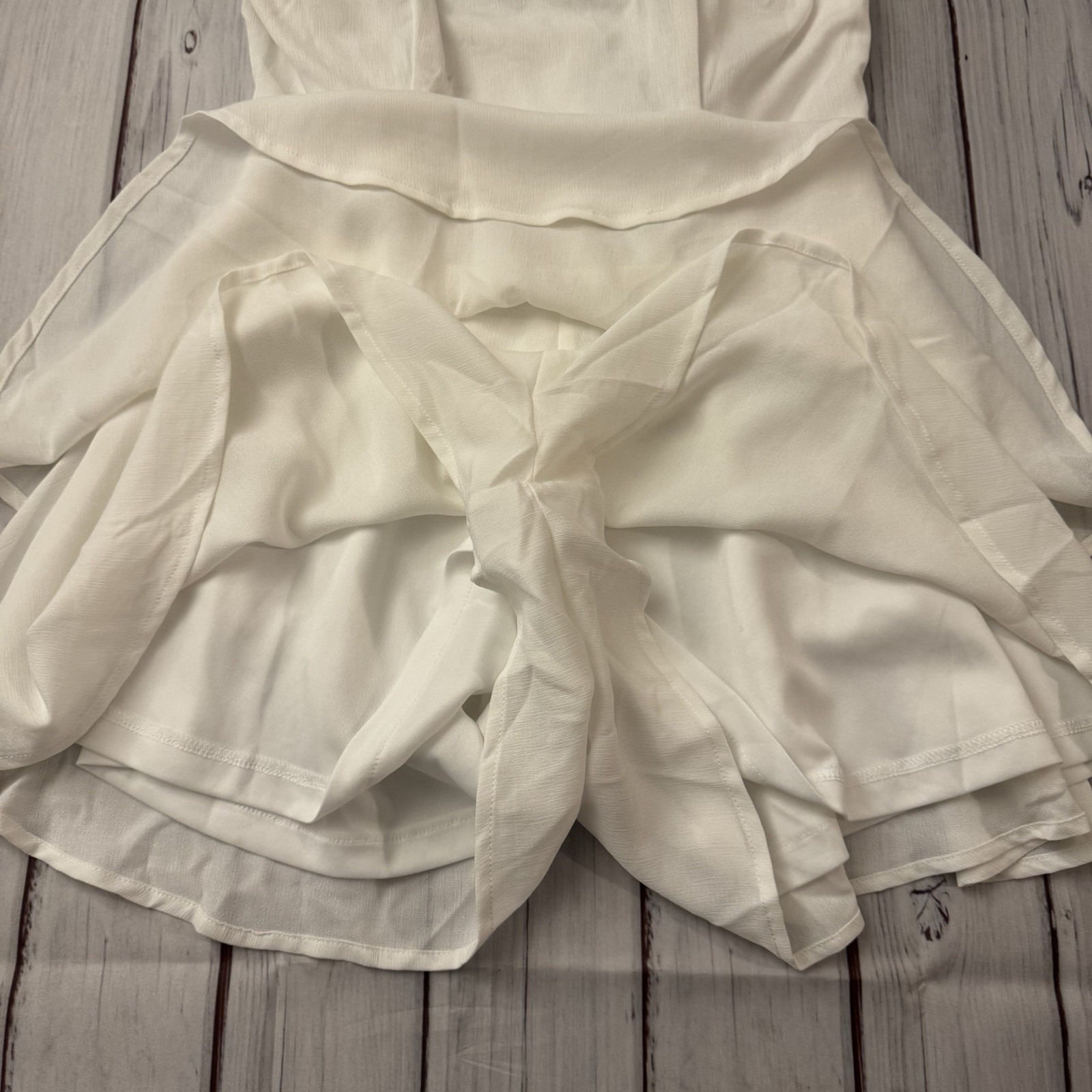 Princess Polly The Rolla Romper Women’s Size 6 White Back Zip Cotton Ruffle