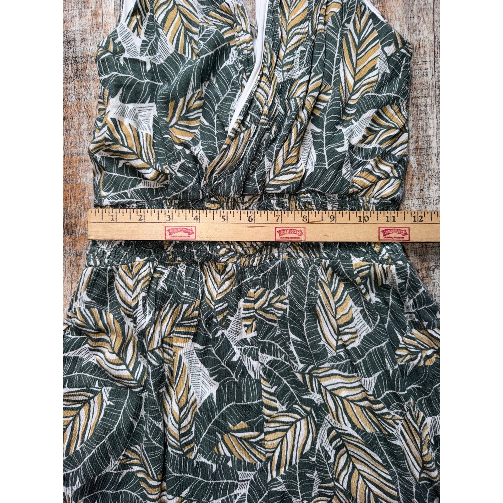 Nine West Green White Sleeveless Tropical V-Neck Leaf Print Jumpsuit Size Small