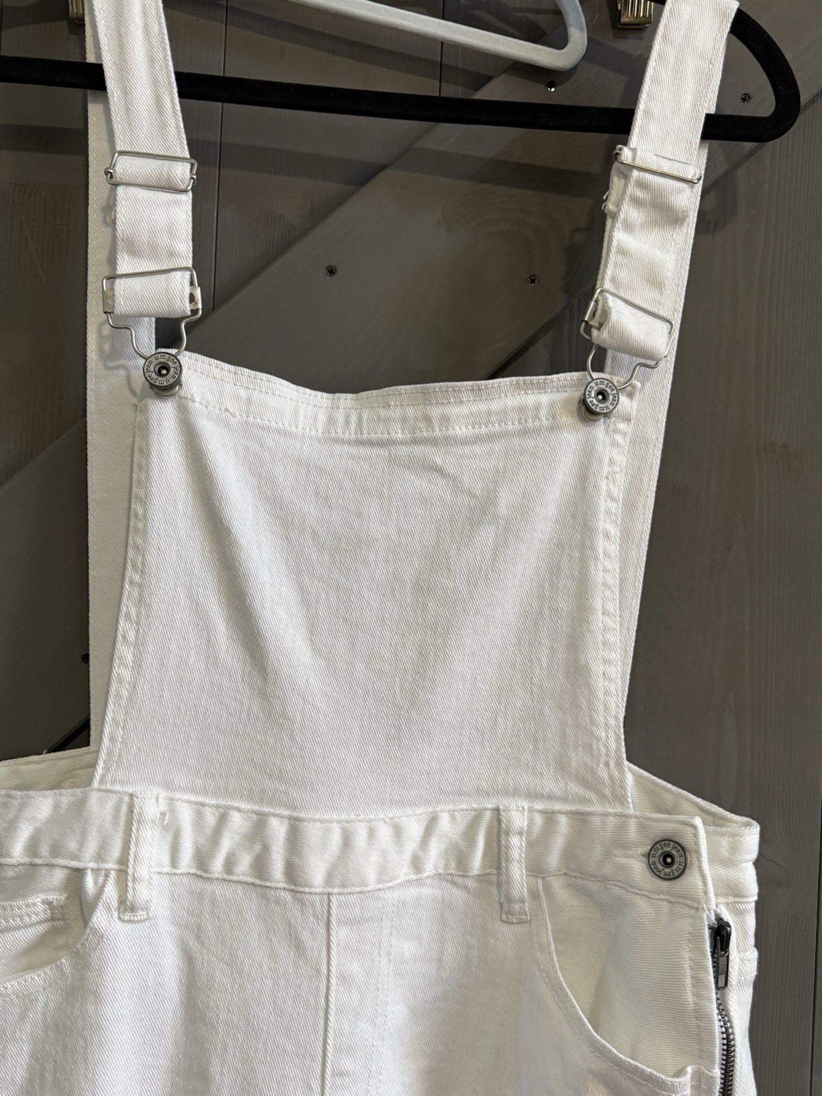 Umgee White Denim Overall Adjustable Straps Raw Hem Pockets Women’s Size L